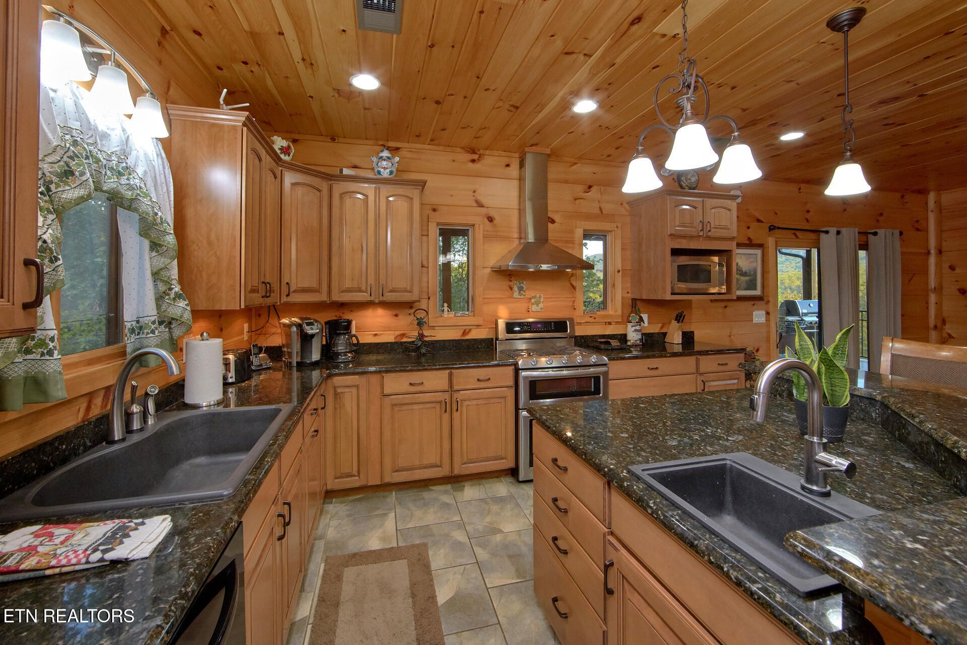 4310 Firefly View Way Gatlinburg TN 37738