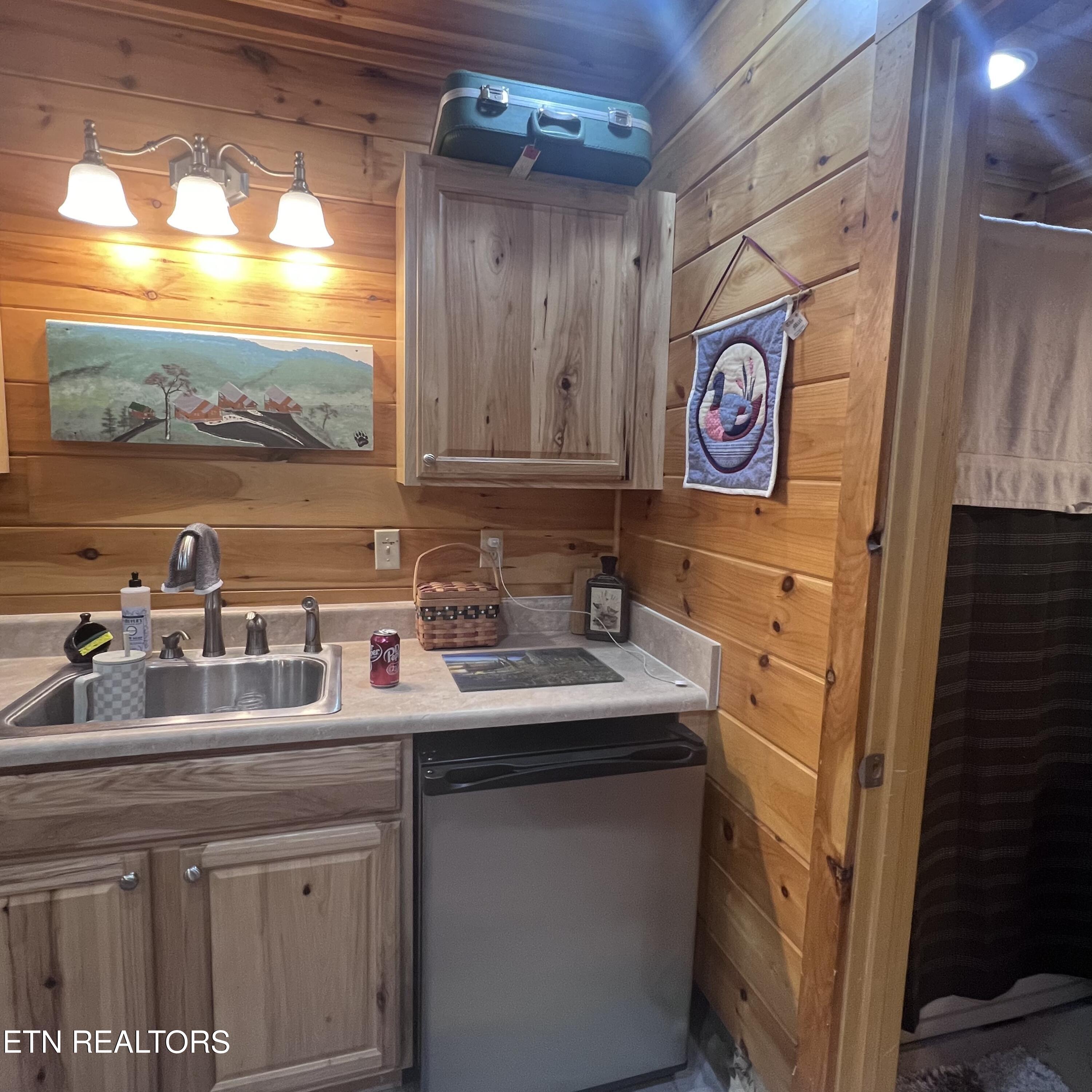 4310 Firefly View Way Gatlinburg TN 37738