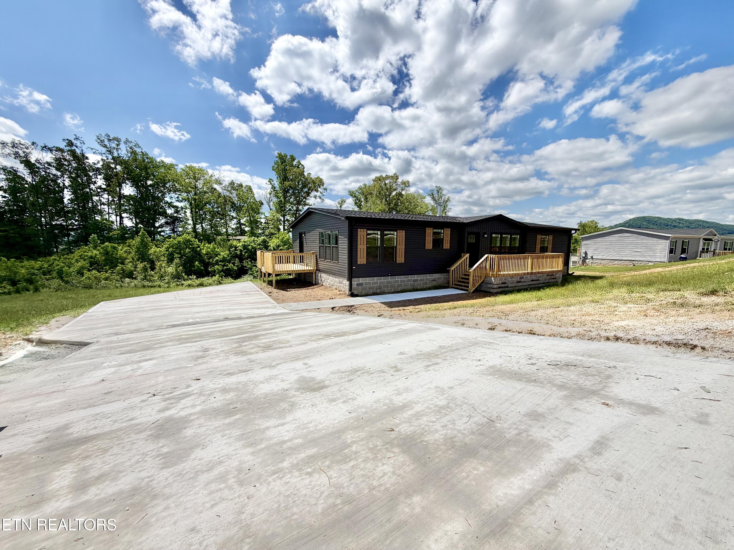 1093 Elaine Drive Tazewell TN 37879