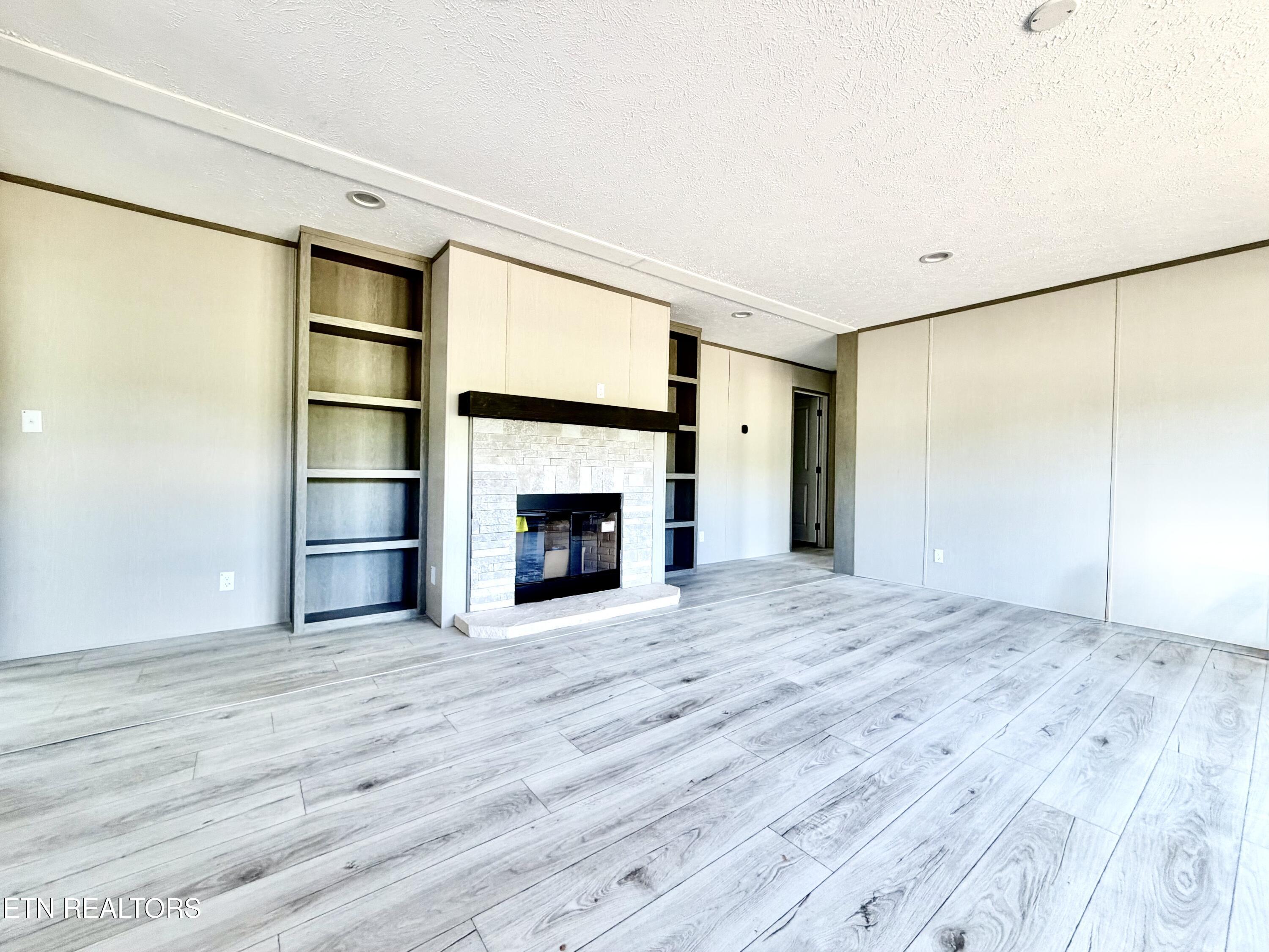 1093 Elaine Drive Tazewell TN 37879