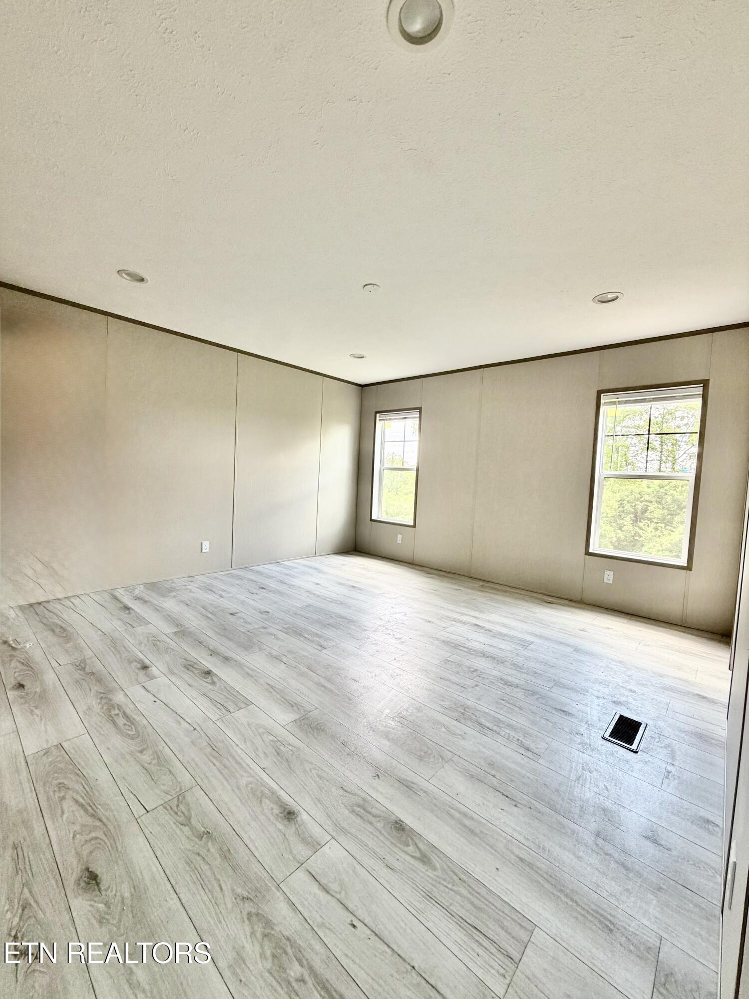 1093 Elaine Drive Tazewell TN 37879