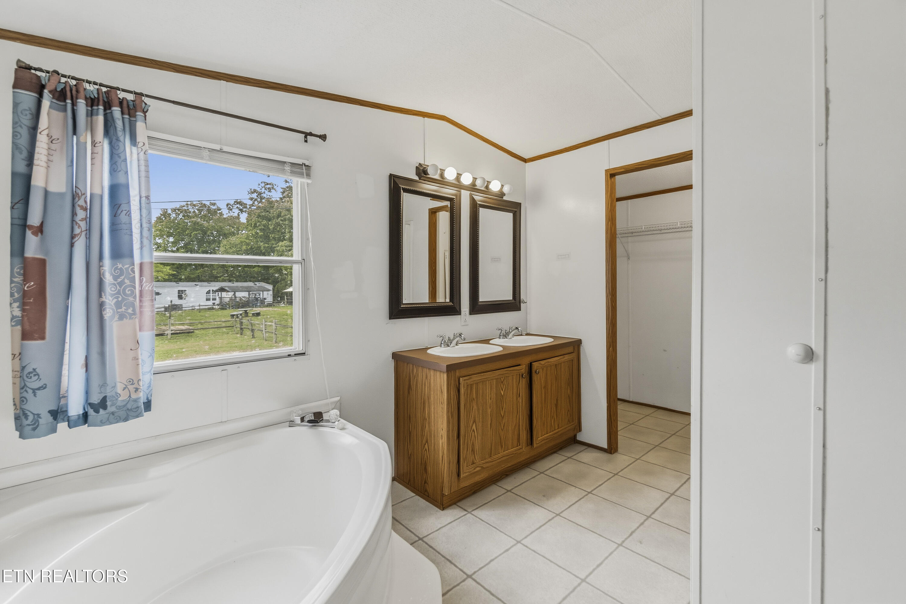 1475 Old Chisholm Trail Dandridge TN 37725