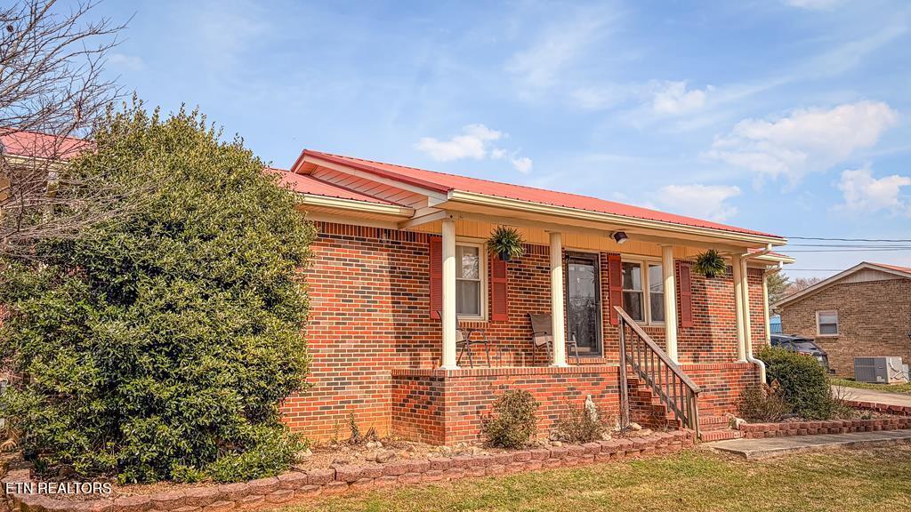 301 Mcquade Circle Mcminnville TN 37110