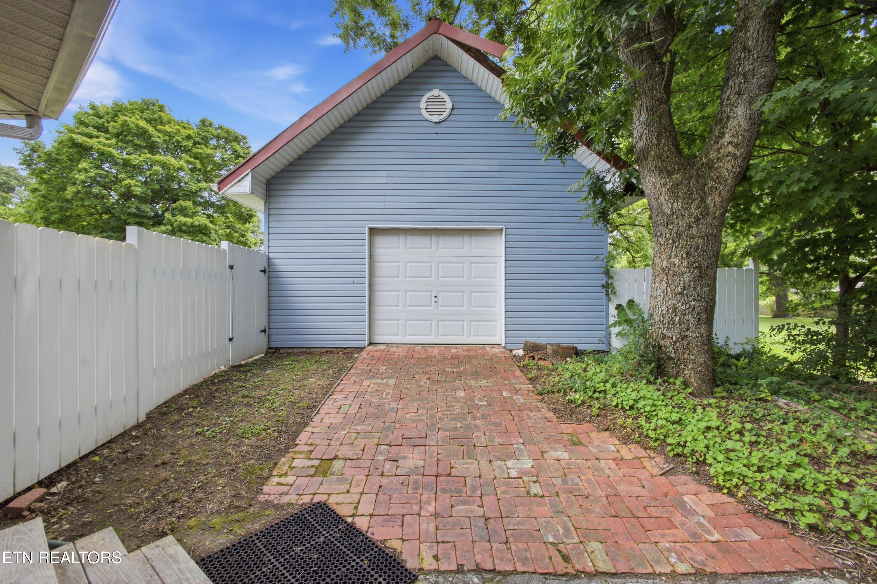 617 N College Street Madisonville TN 37354