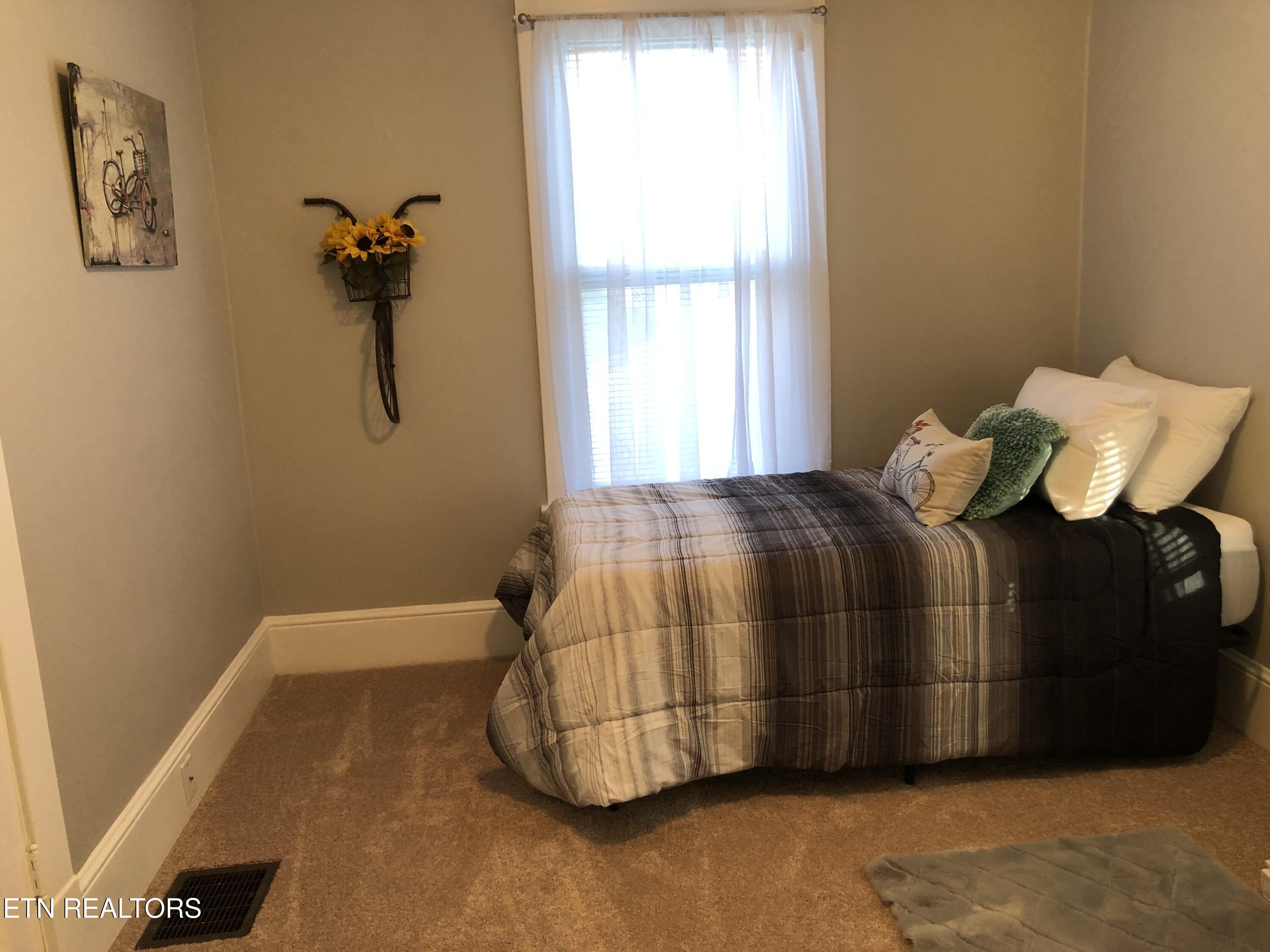 1301 Windsor Avenue Bristol TN 37620