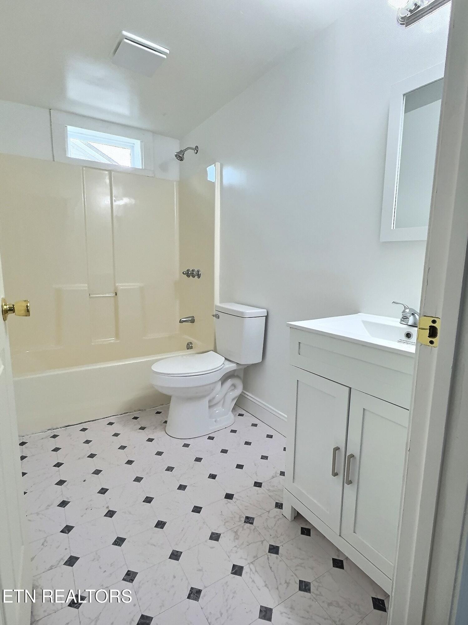 608 E Walden Street Lafollette TN 37766