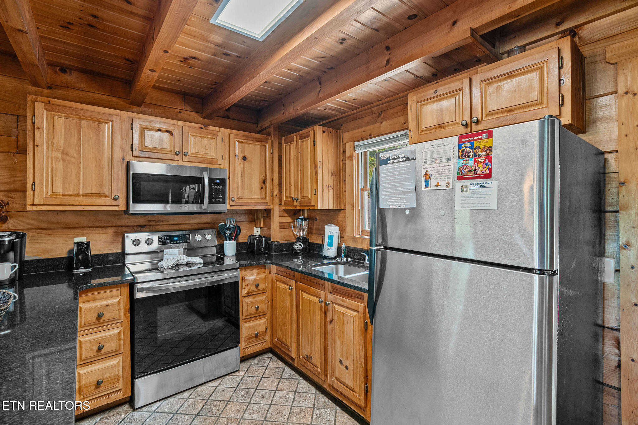 928 Falcon View Way Sevierville TN 37862