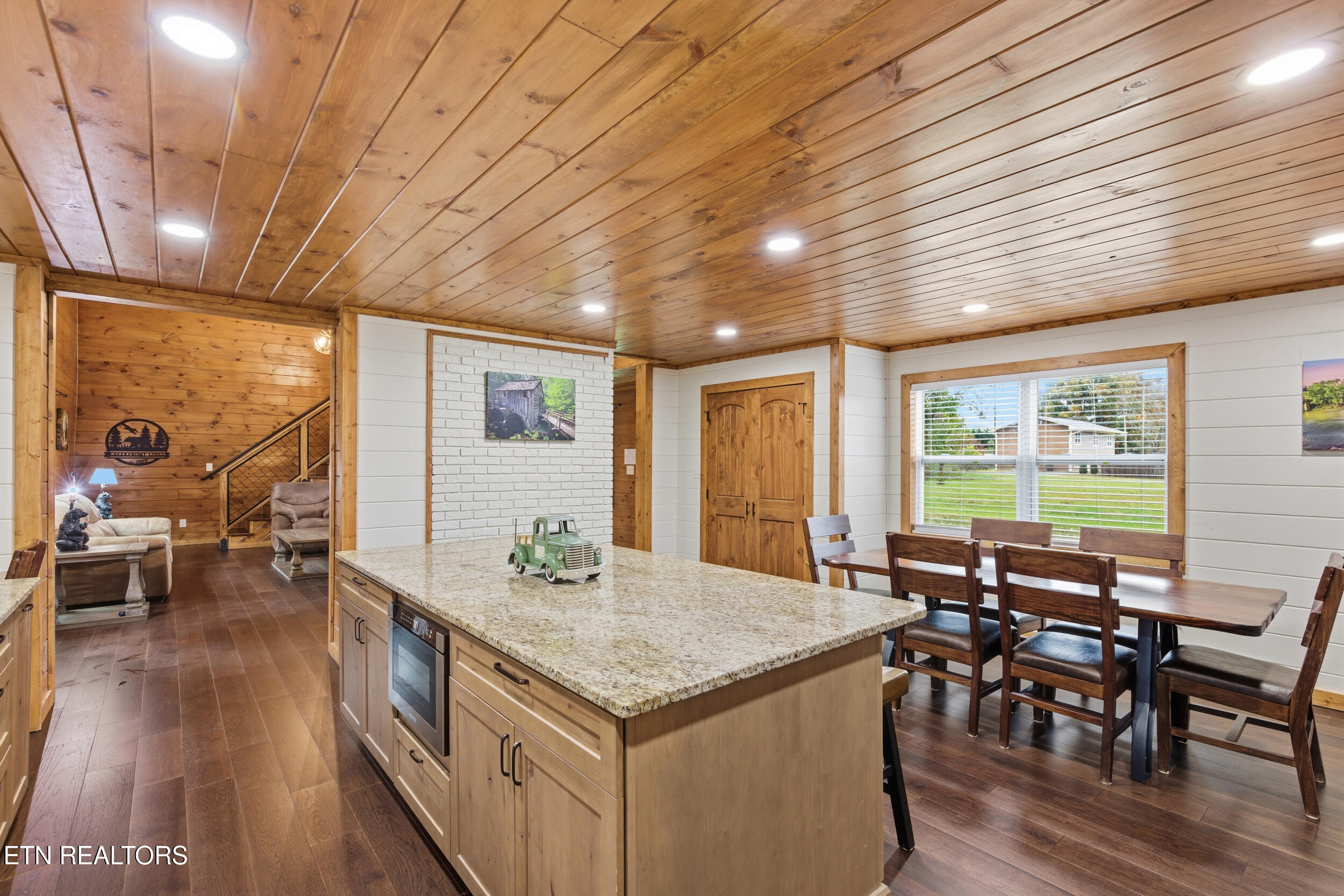 2690 High Valley Drive Pigeon Forge TN 37863