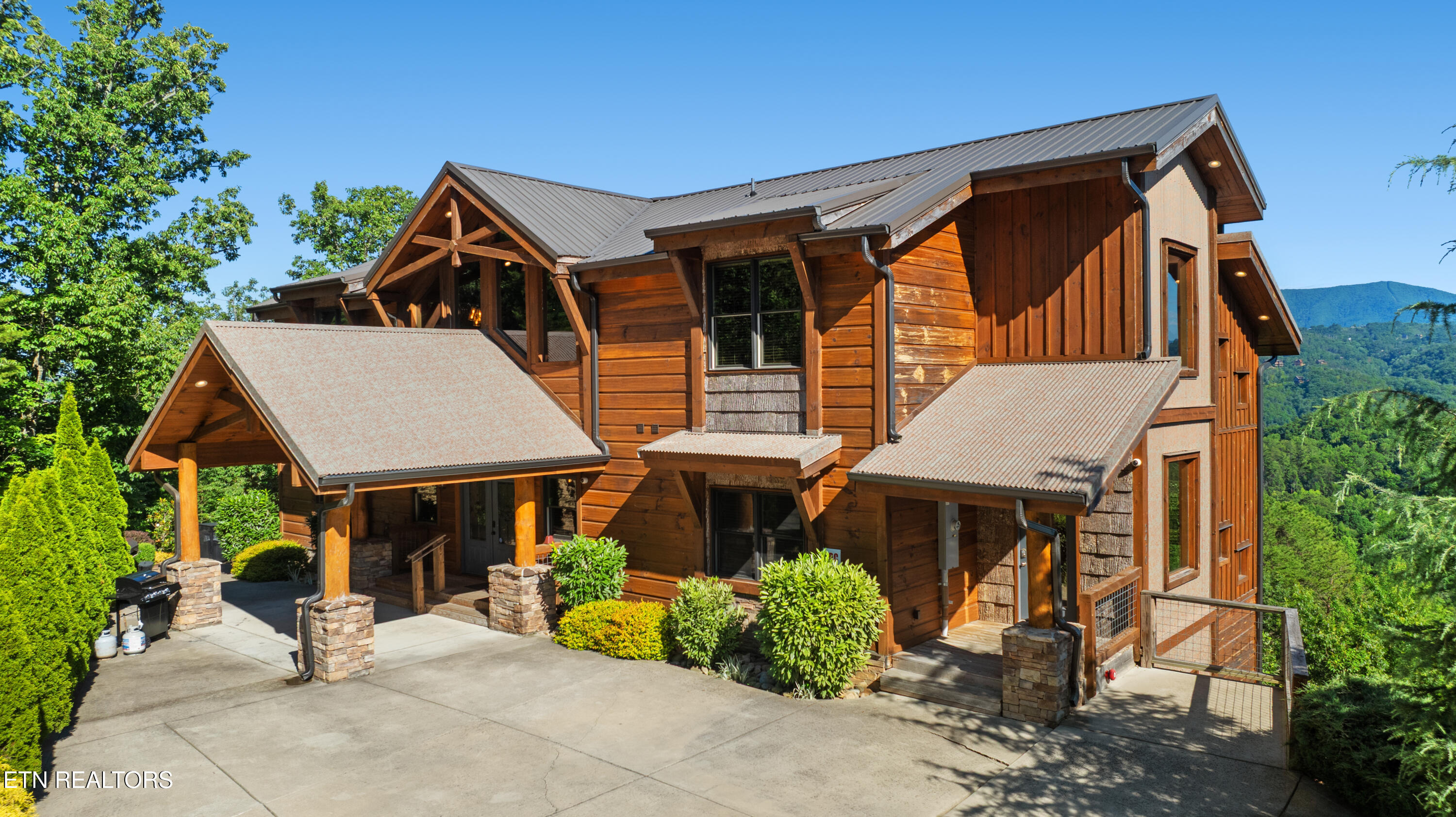 2470 Hackberry Drive Sevierville TN 37862