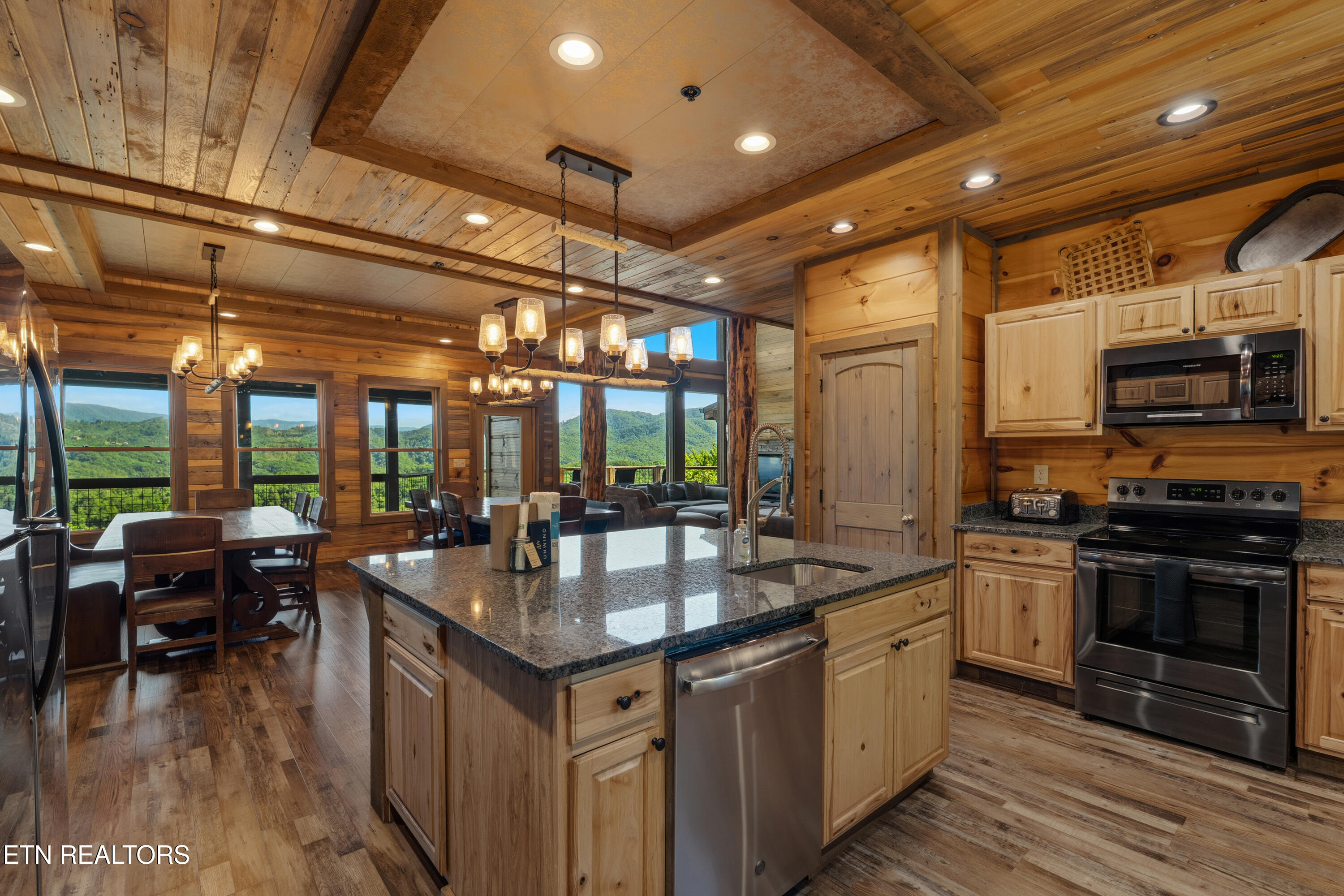 2470 Hackberry Drive Sevierville TN 37862