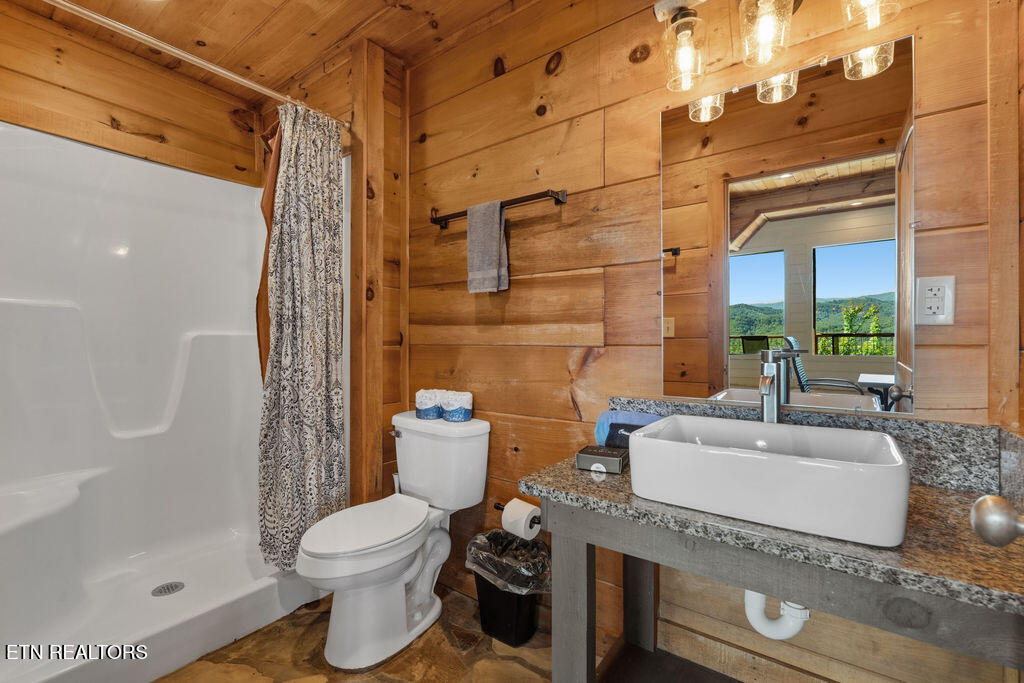 2470 Hackberry Drive Sevierville TN 37862