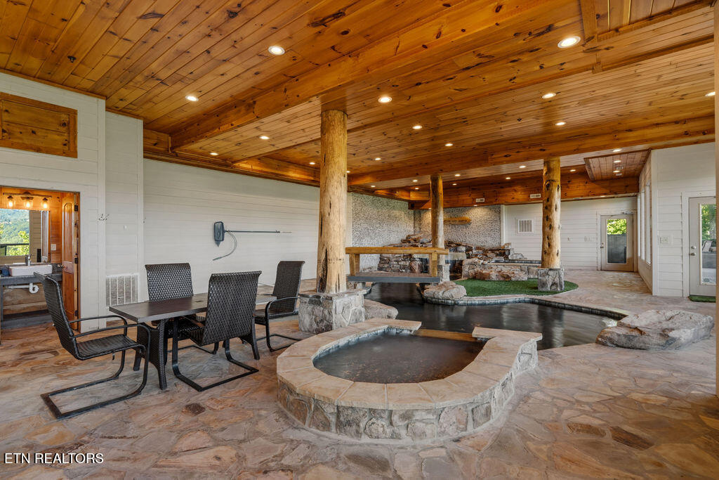 2470 Hackberry Drive Sevierville TN 37862