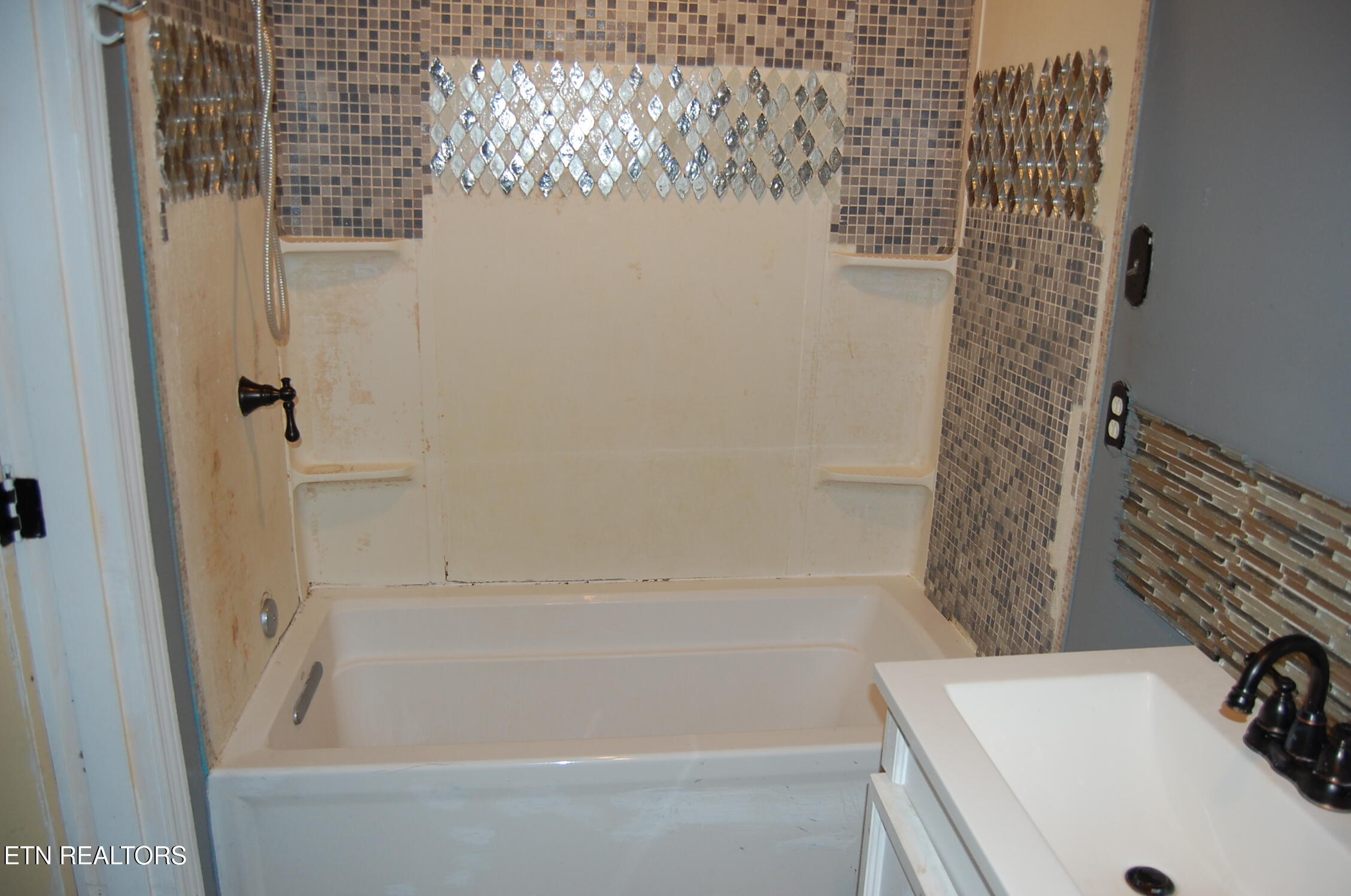 621 Ferry Street Loudon TN 37774