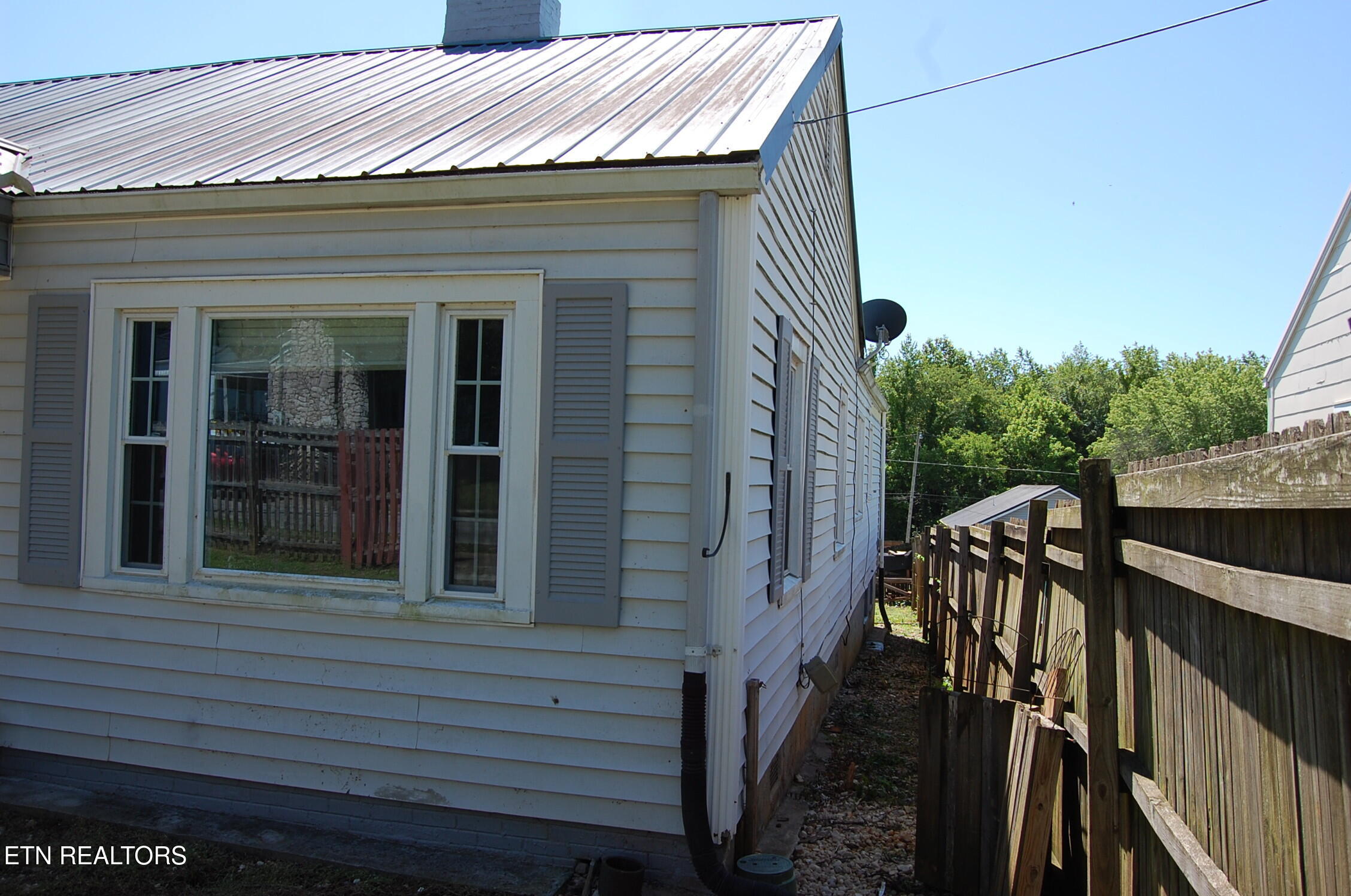 621 Ferry Street Loudon TN 37774