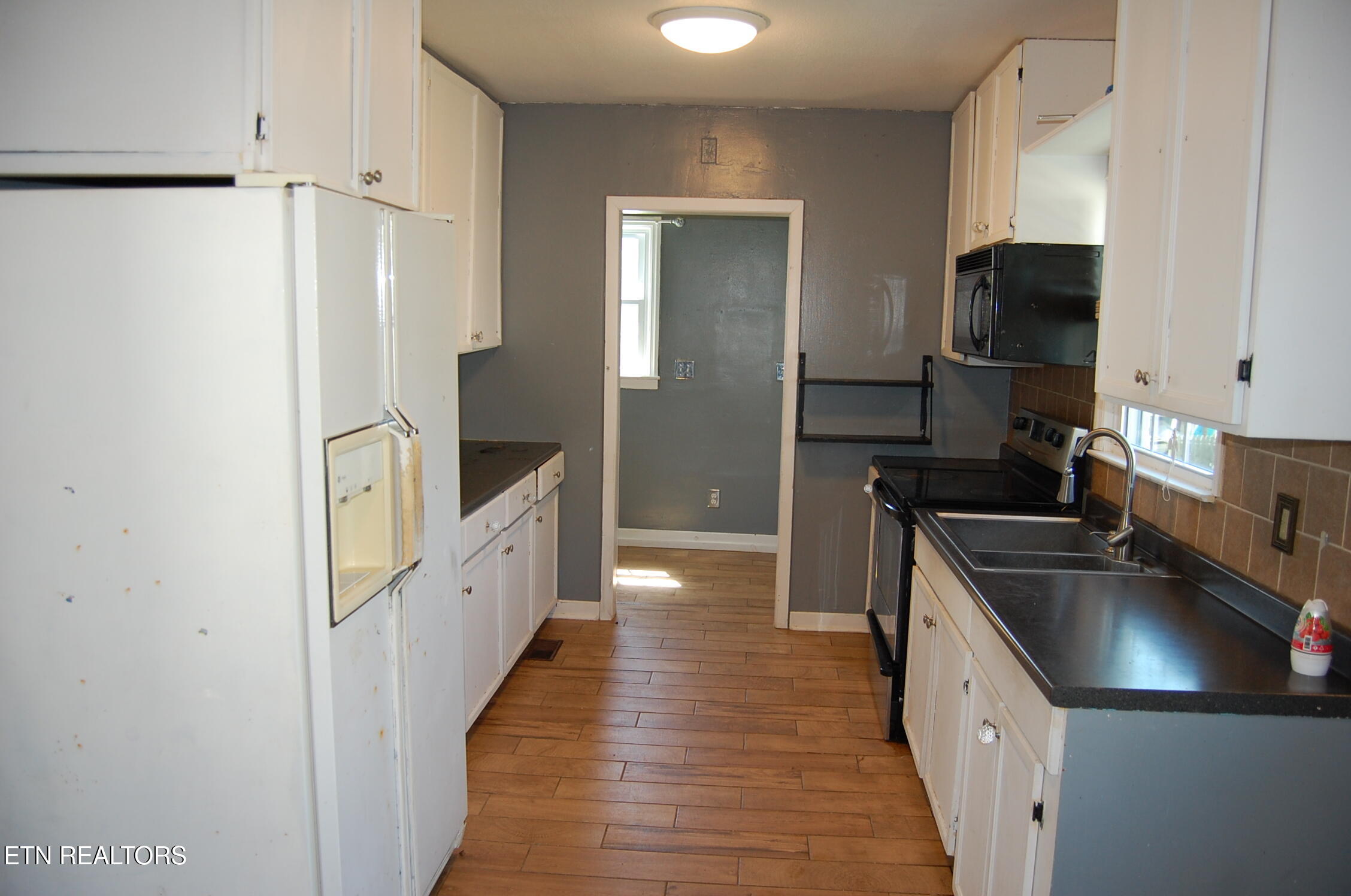 621 Ferry Street Loudon TN 37774