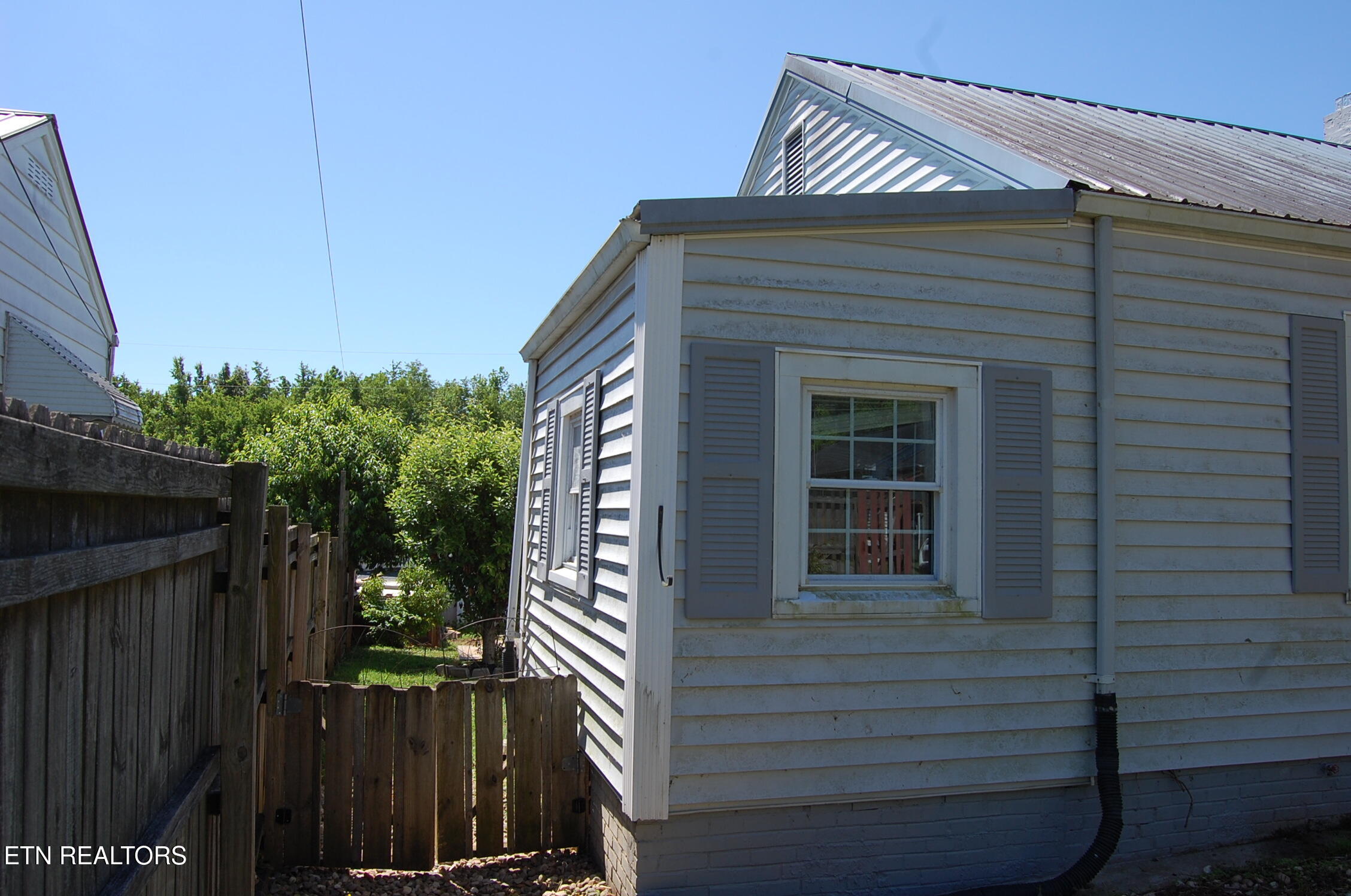 621 Ferry Street Loudon TN 37774