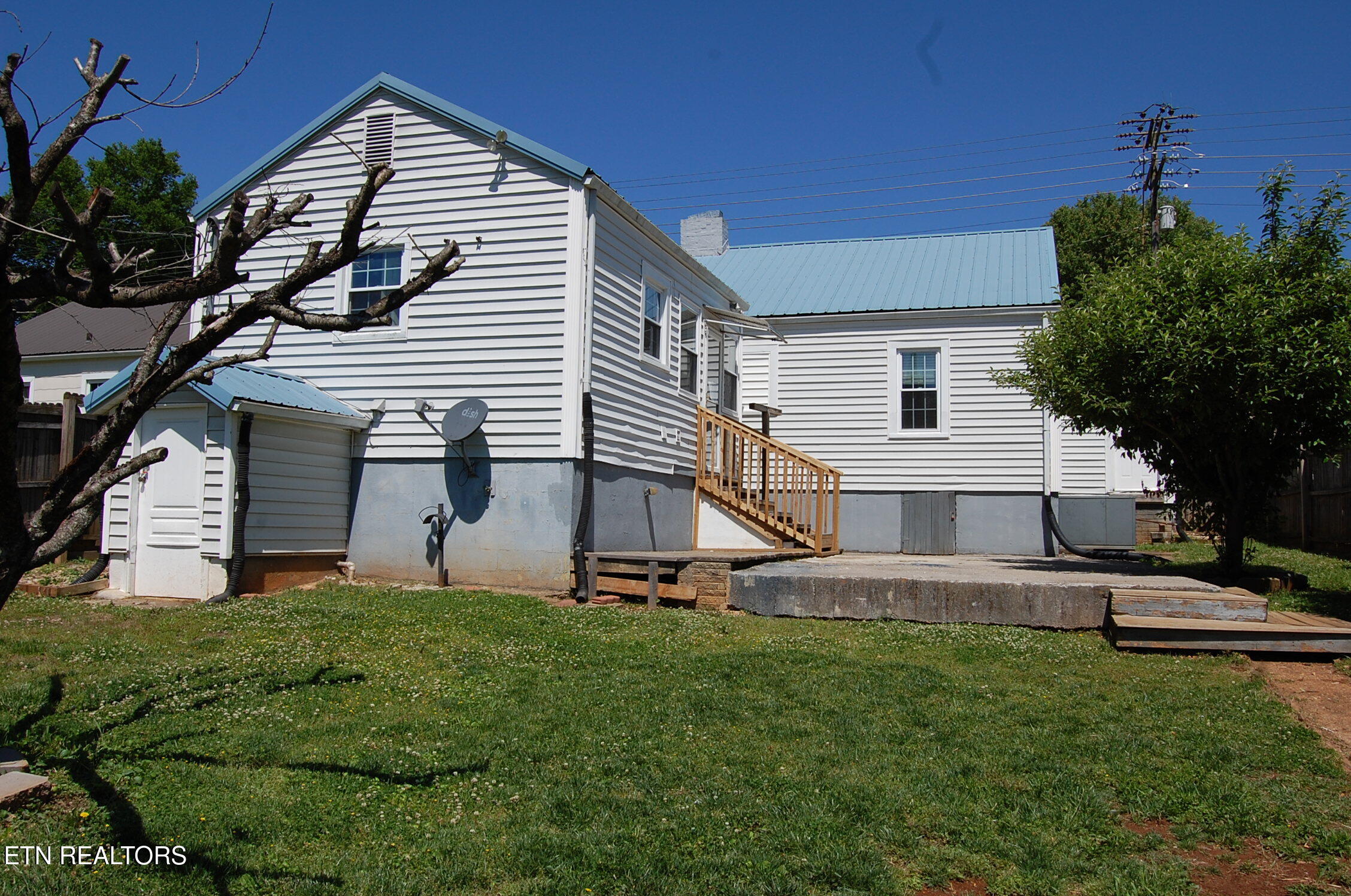 621 Ferry Street Loudon TN 37774