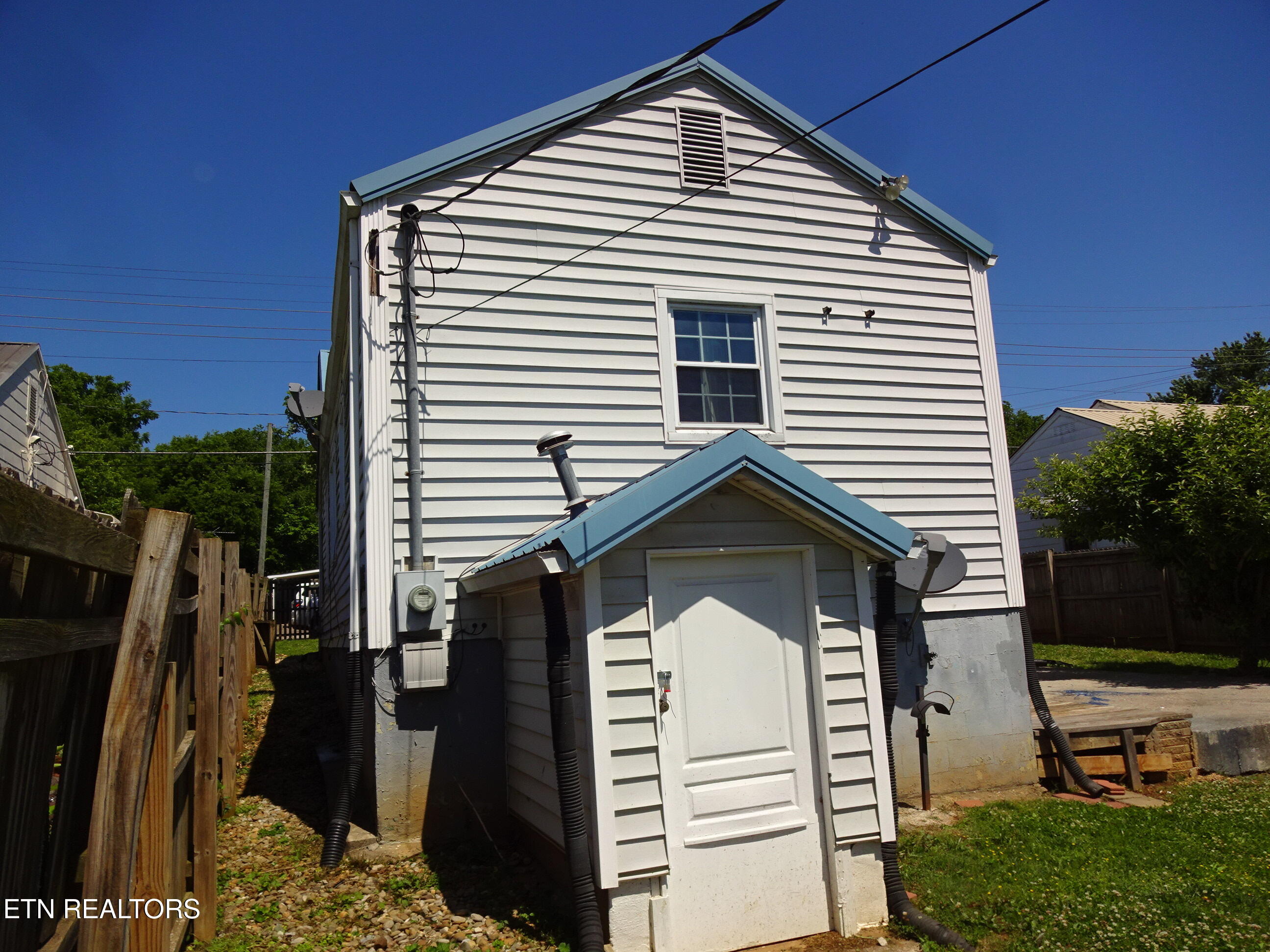 621 Ferry Street Loudon TN 37774
