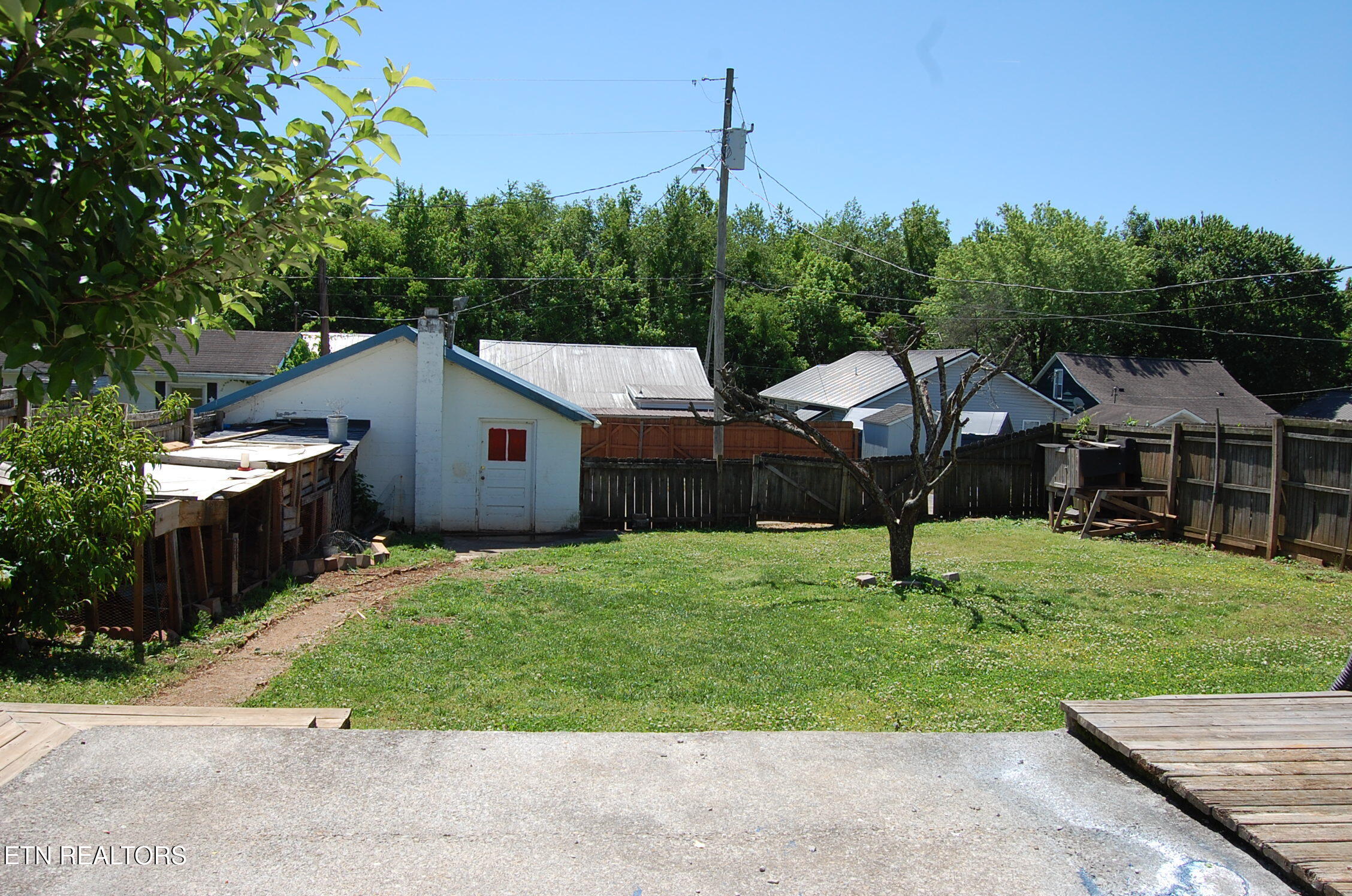 621 Ferry Street Loudon TN 37774
