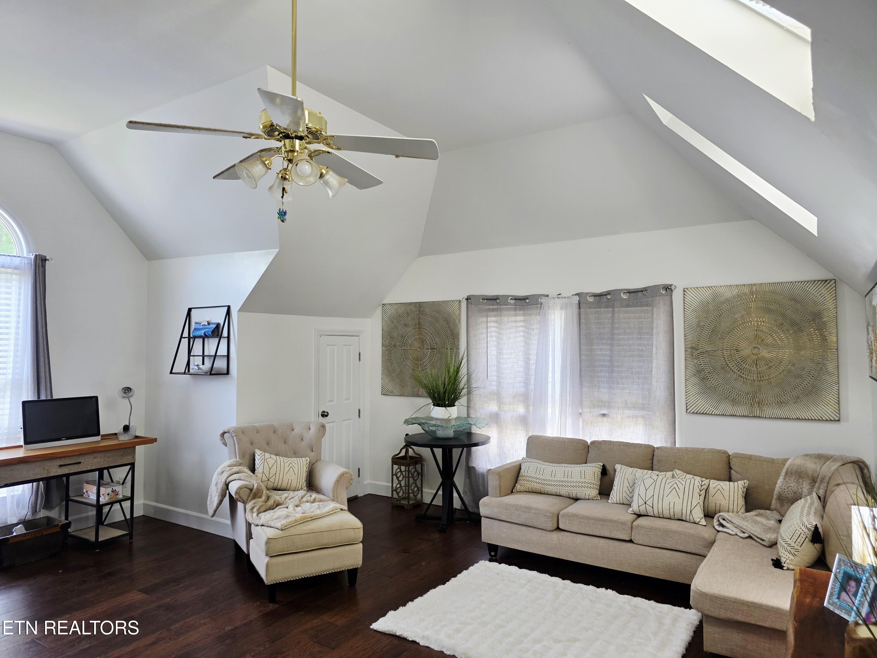 15 Radisson Cove Oak Ridge TN 37830