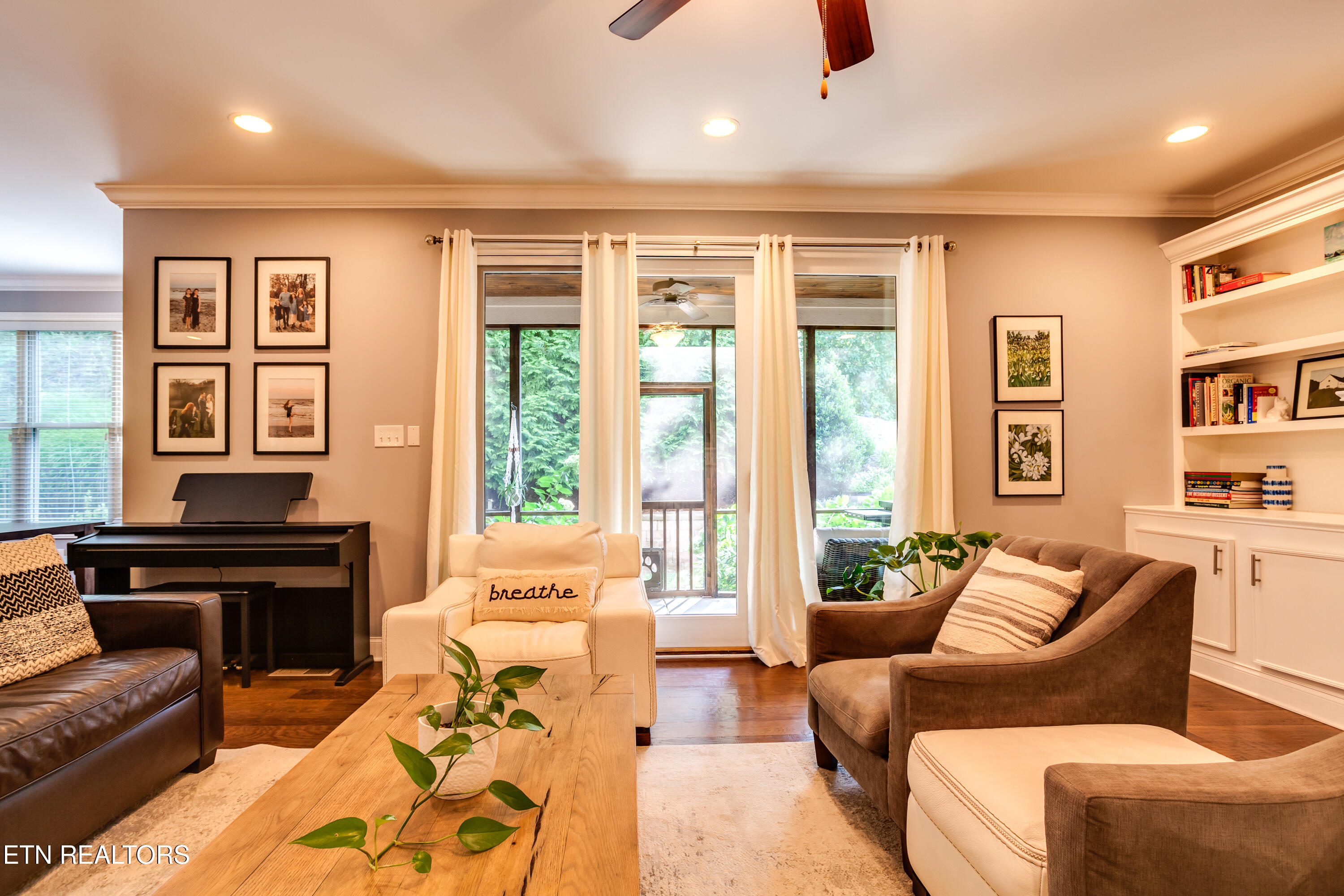 634 Oak Cove Lane Knoxville TN 37922