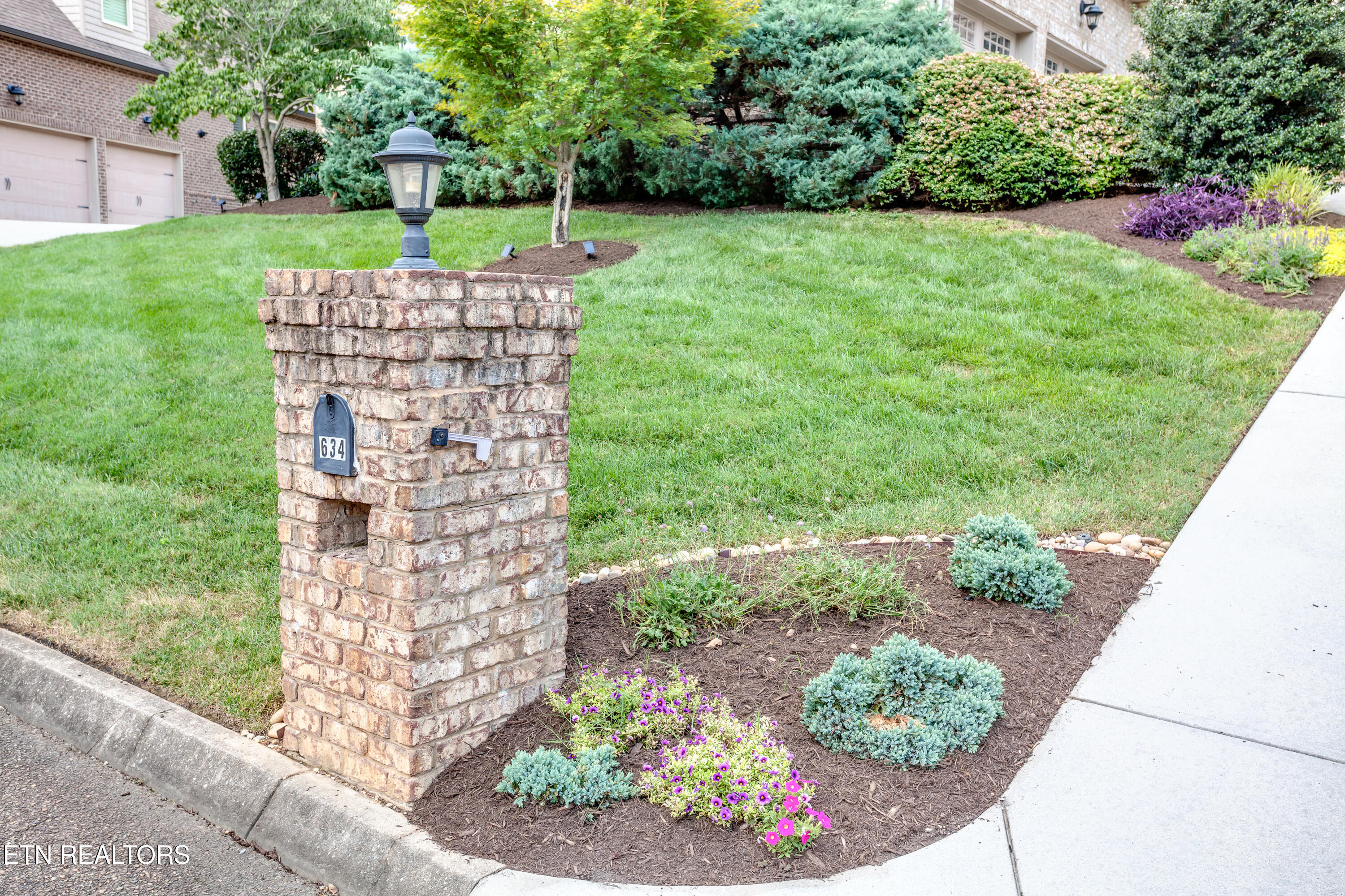 634 Oak Cove Lane Knoxville TN 37922