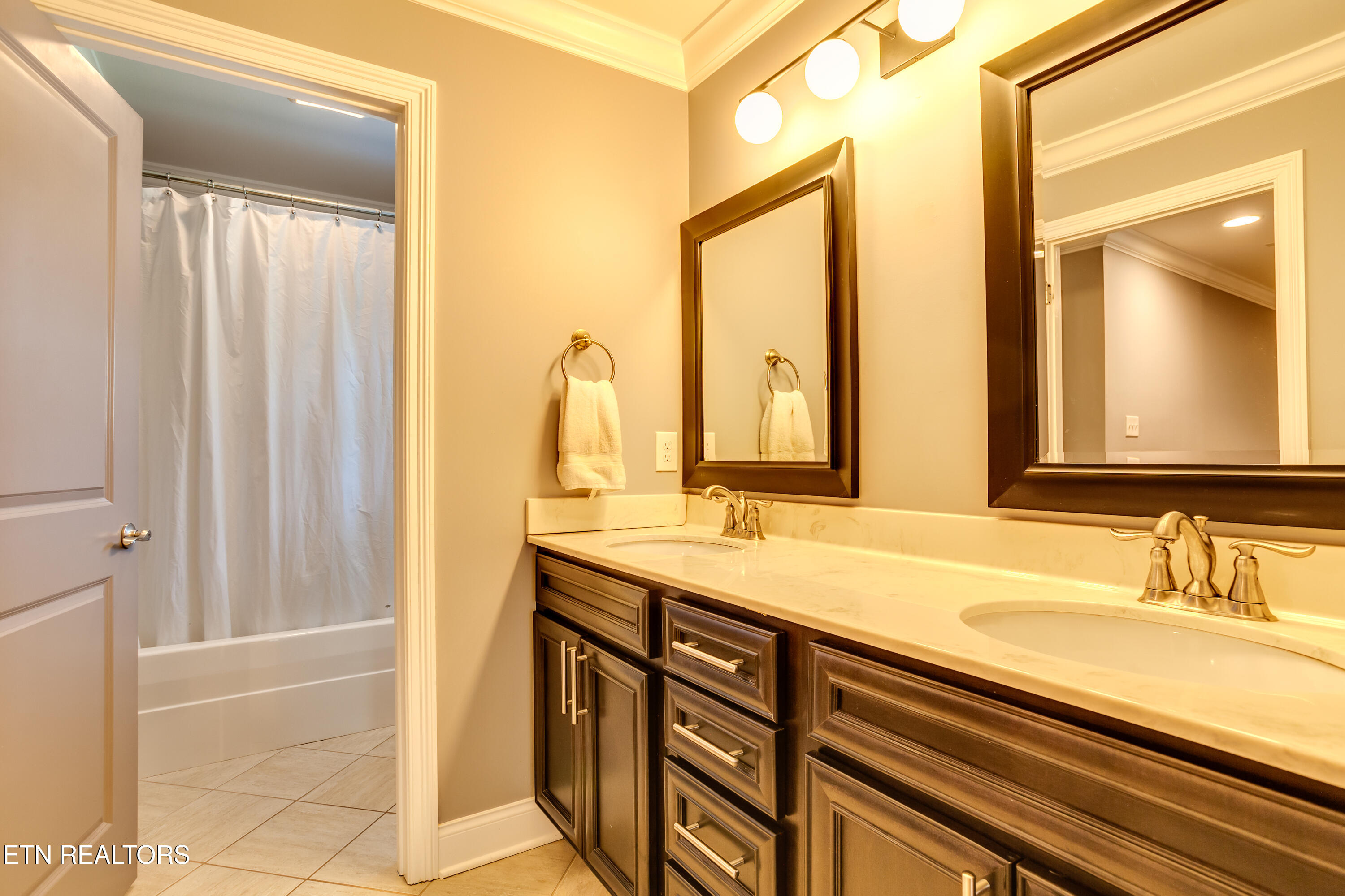 634 Oak Cove Lane Knoxville TN 37922