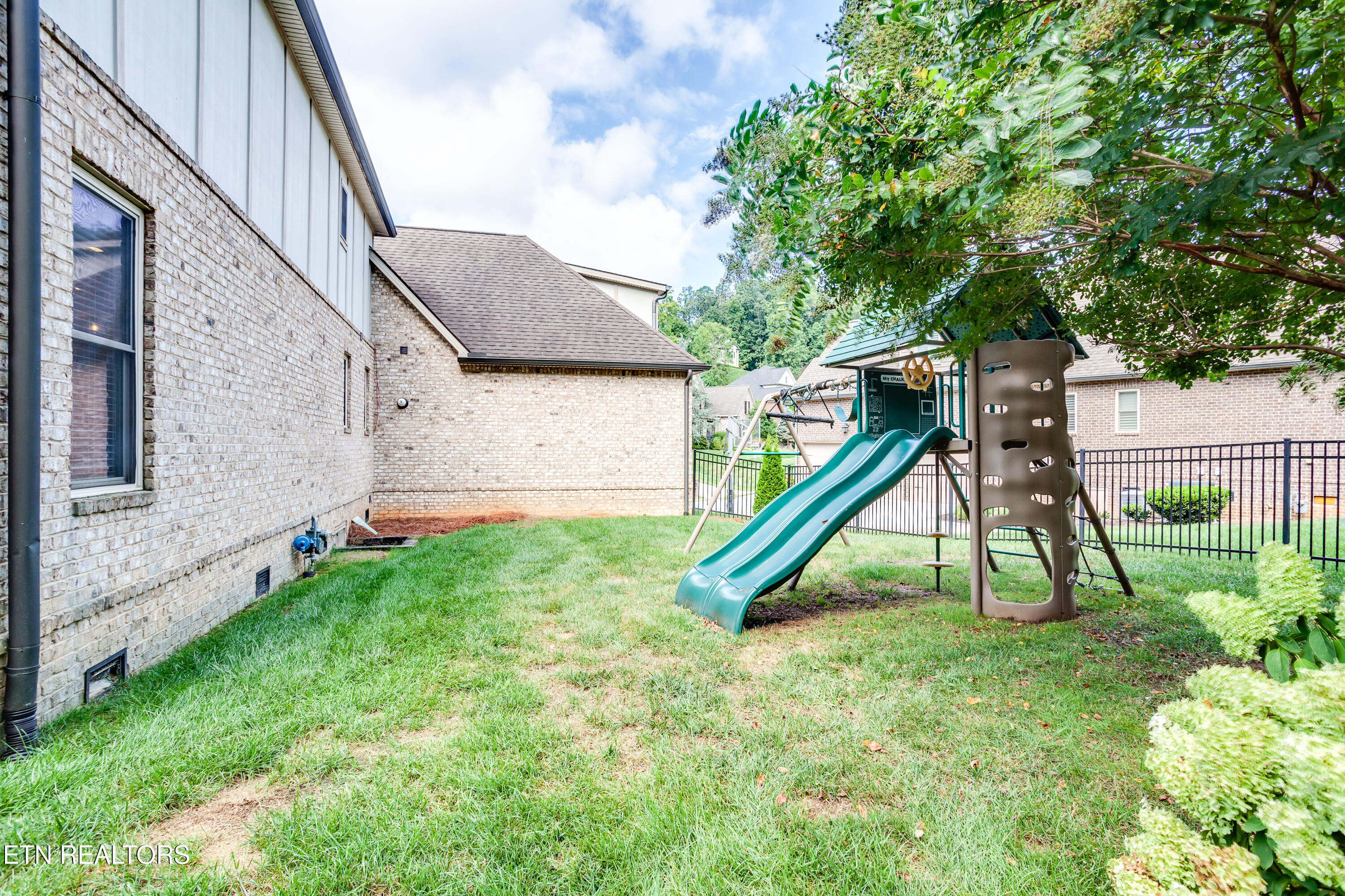 634 Oak Cove Lane Knoxville TN 37922