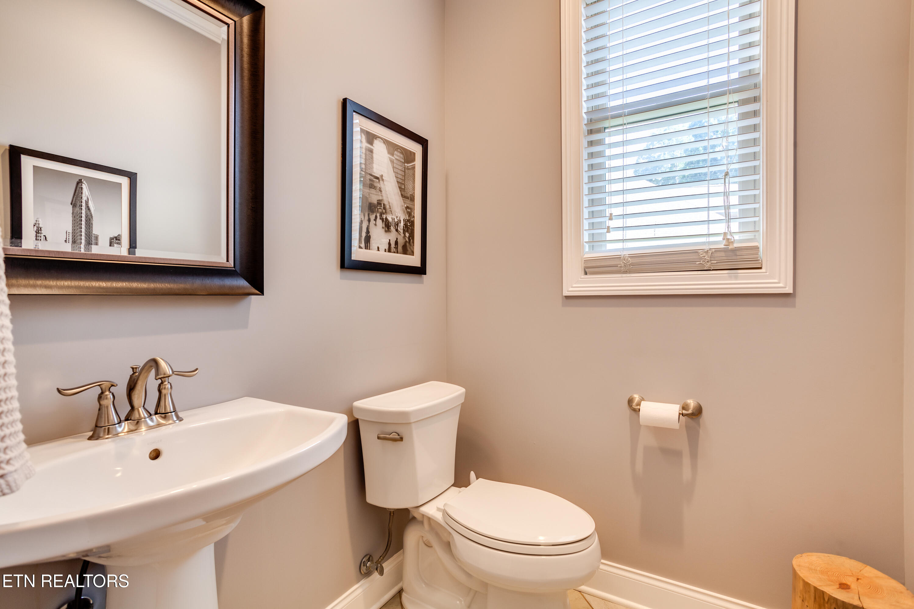 634 Oak Cove Lane Knoxville TN 37922
