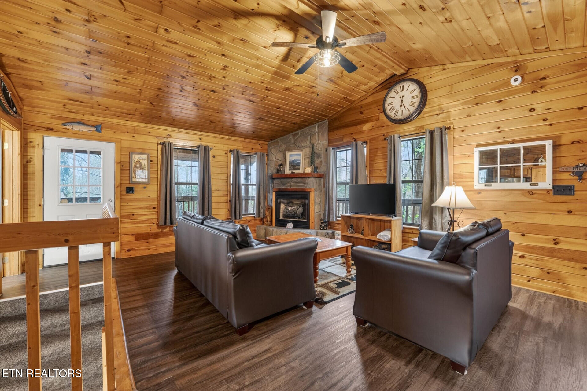 1930 Regans Ridge Way Sevierville TN 37876