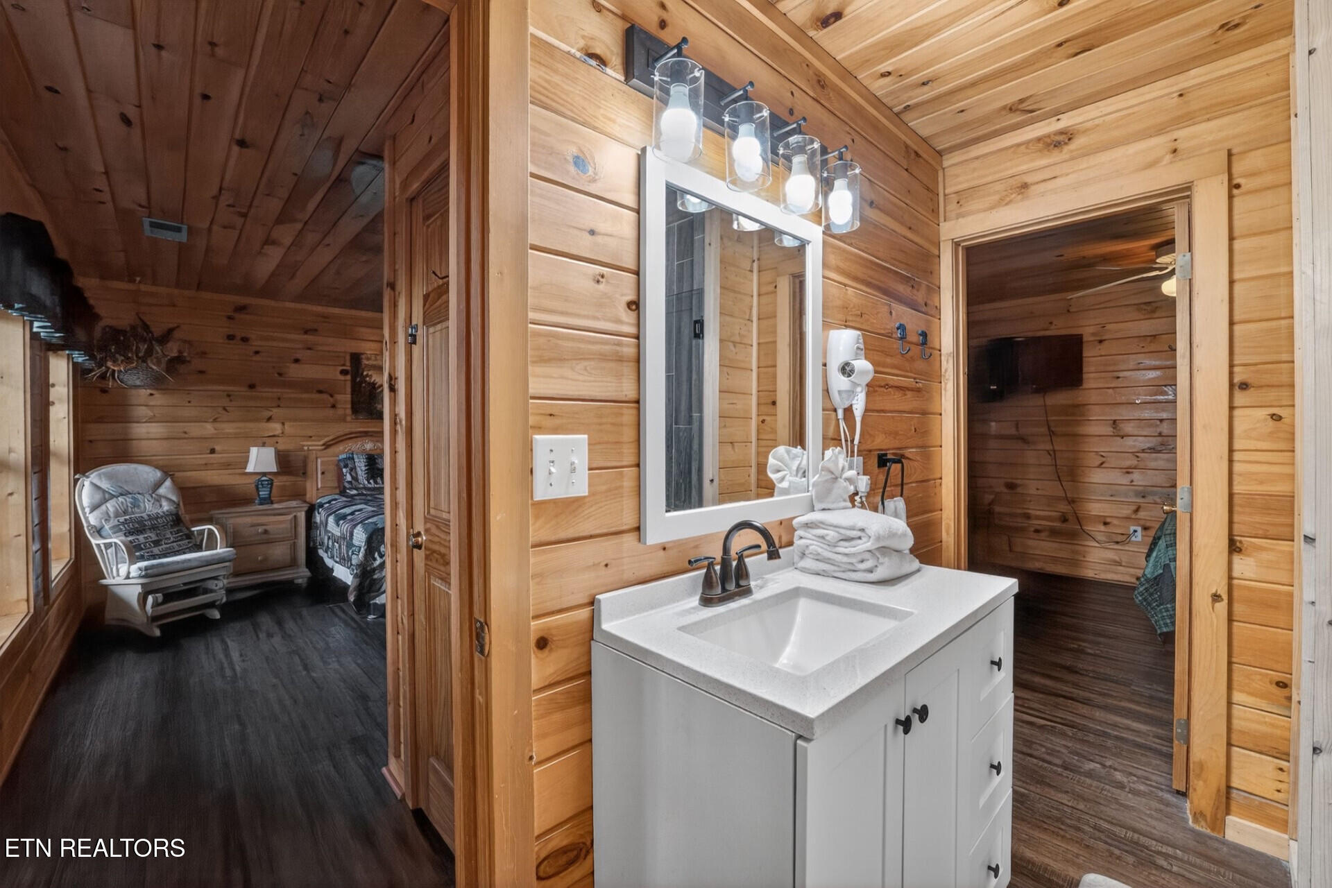 1930 Regans Ridge Way Sevierville TN 37876