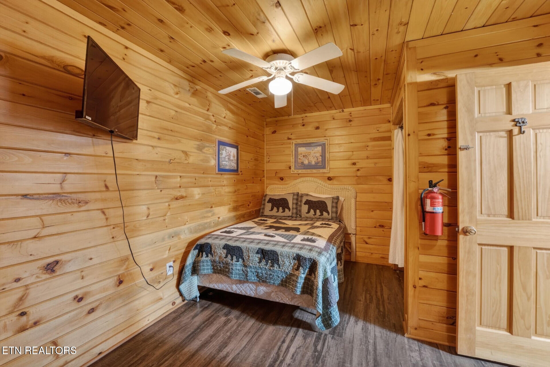 1930 Regans Ridge Way Sevierville TN 37876