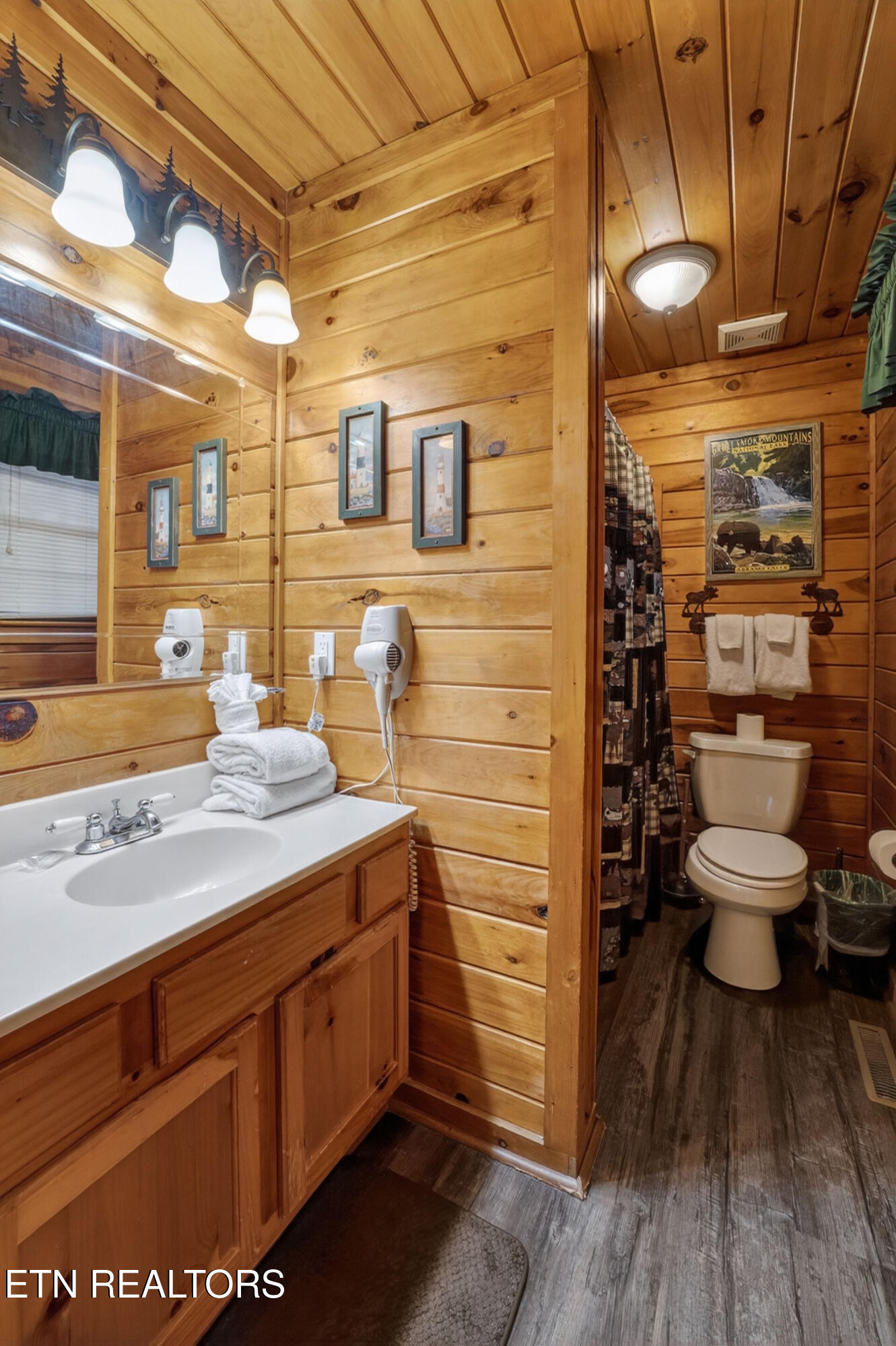 1930 Regans Ridge Way Sevierville TN 37876