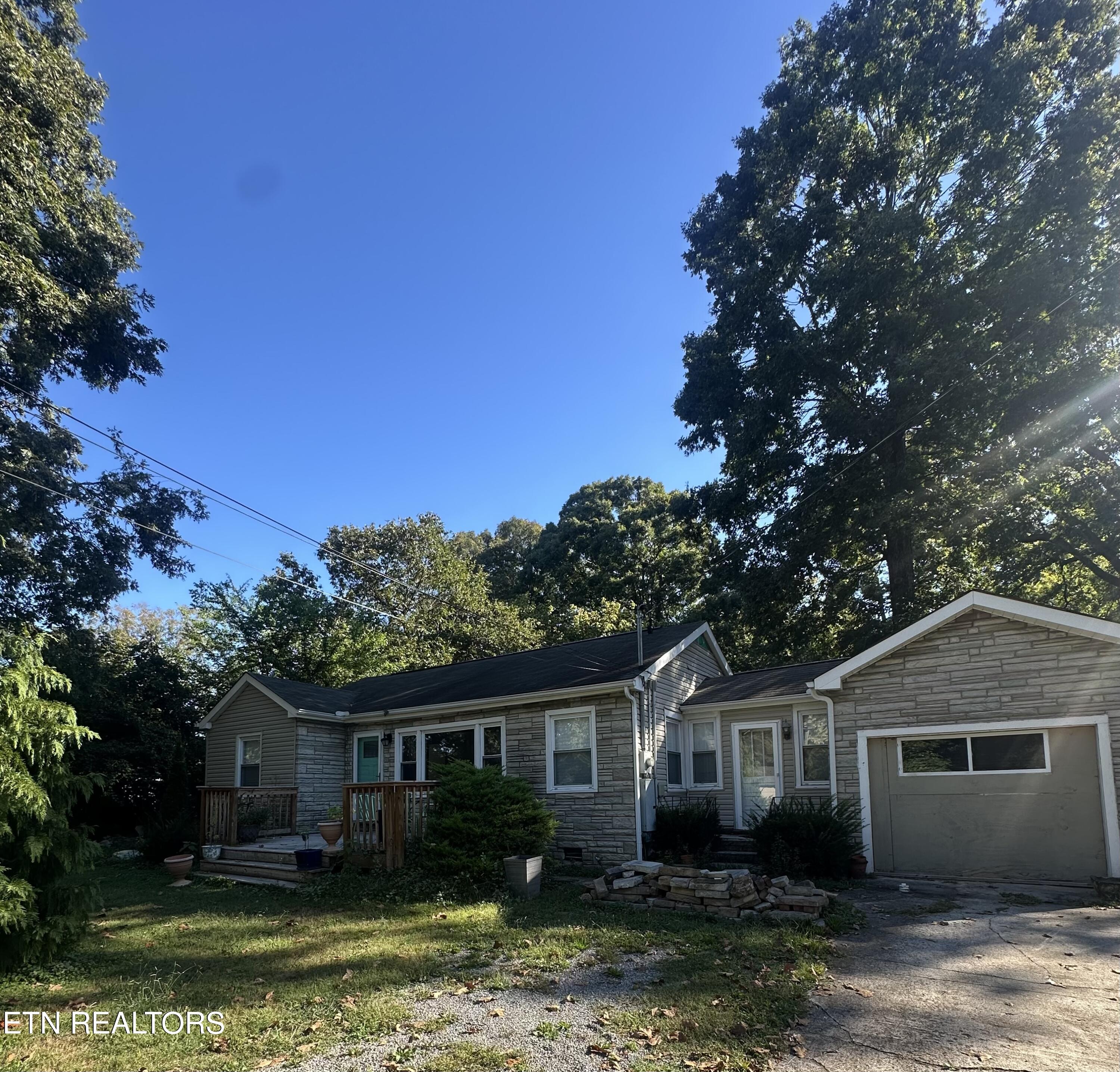 1616 Hollywood Road Knoxville TN 37909