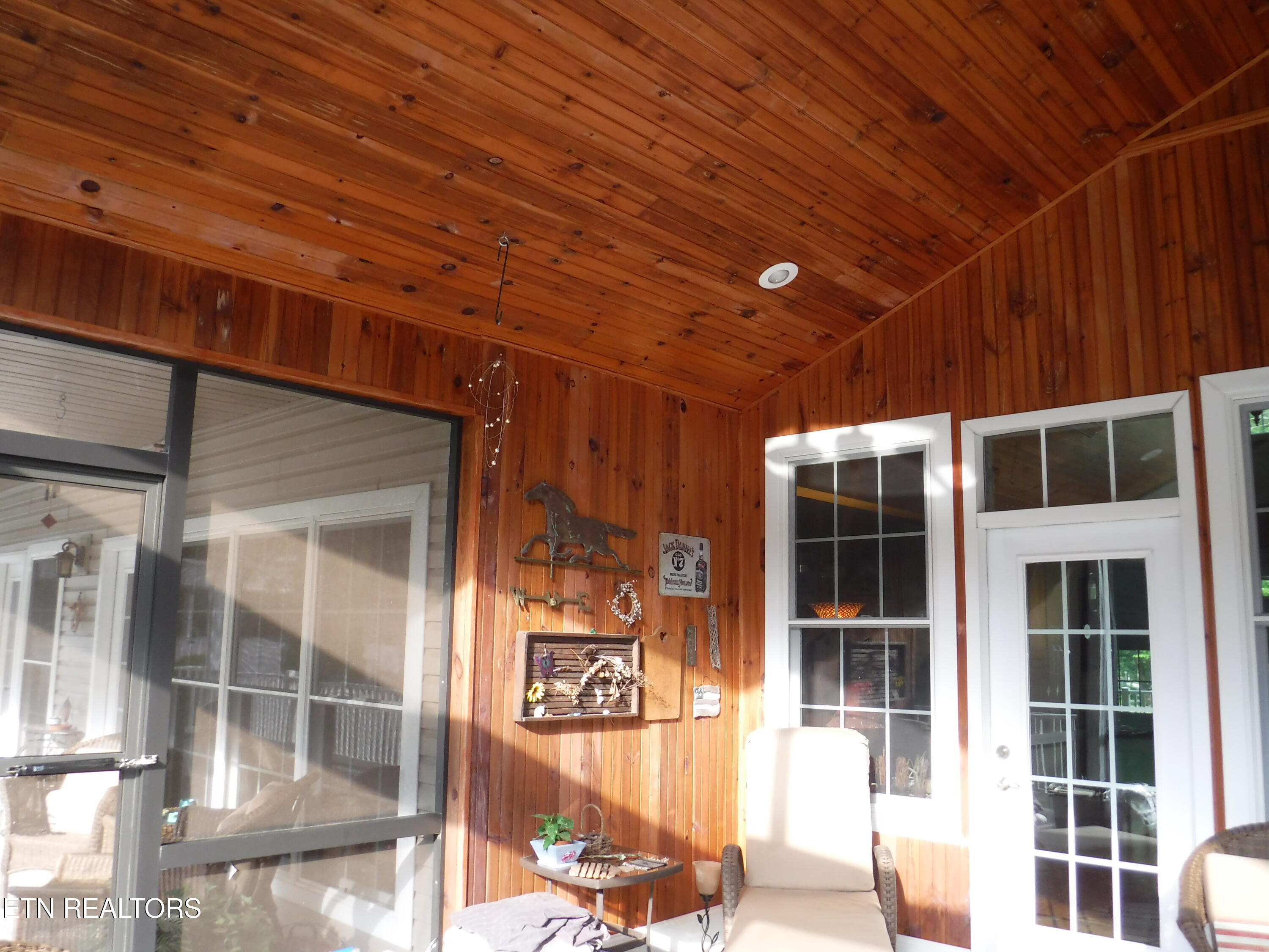 734 Ridgetop Drive Jamestown TN 38556