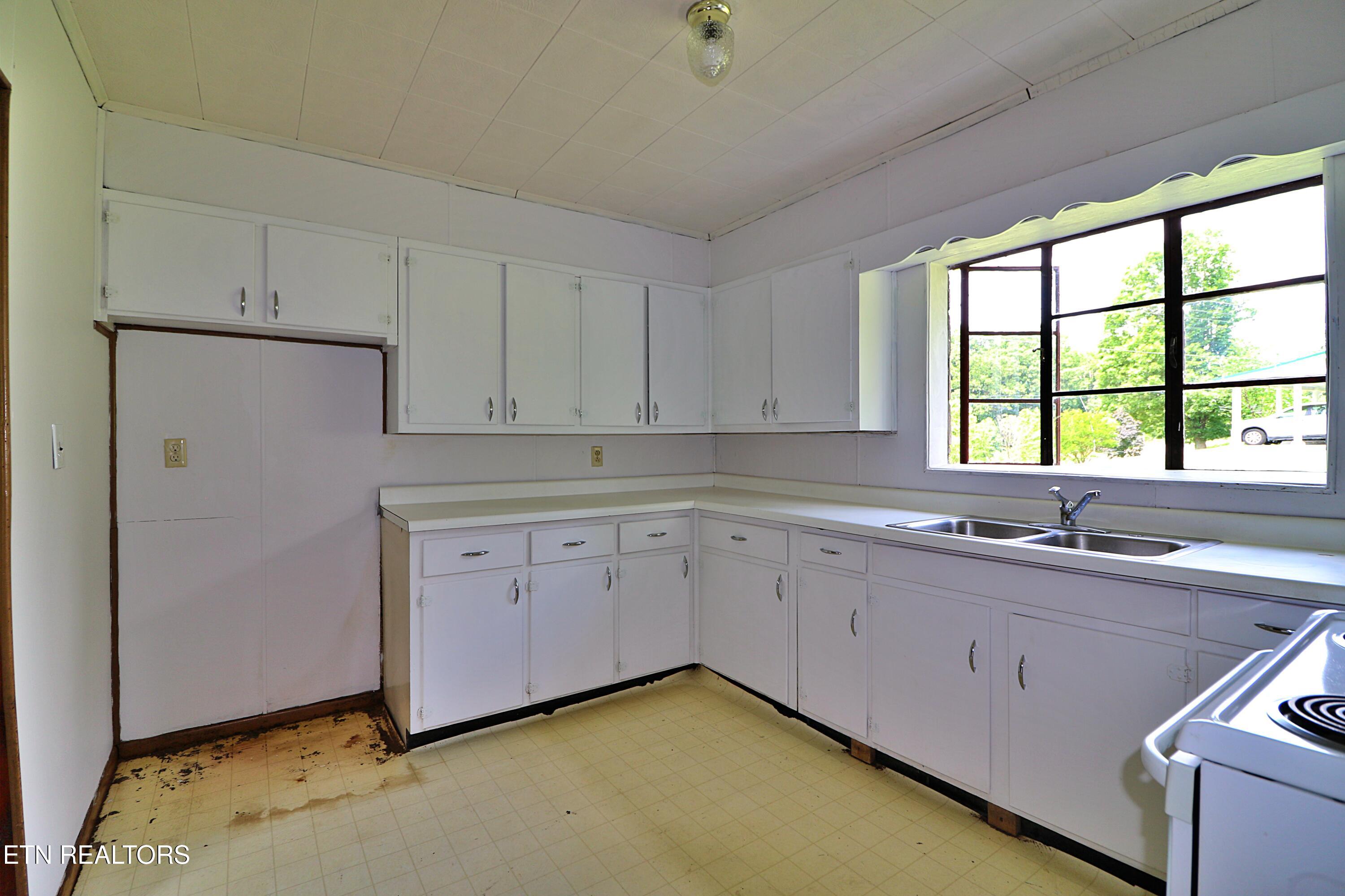 231 Galloway Drive Helenwood TN 37755