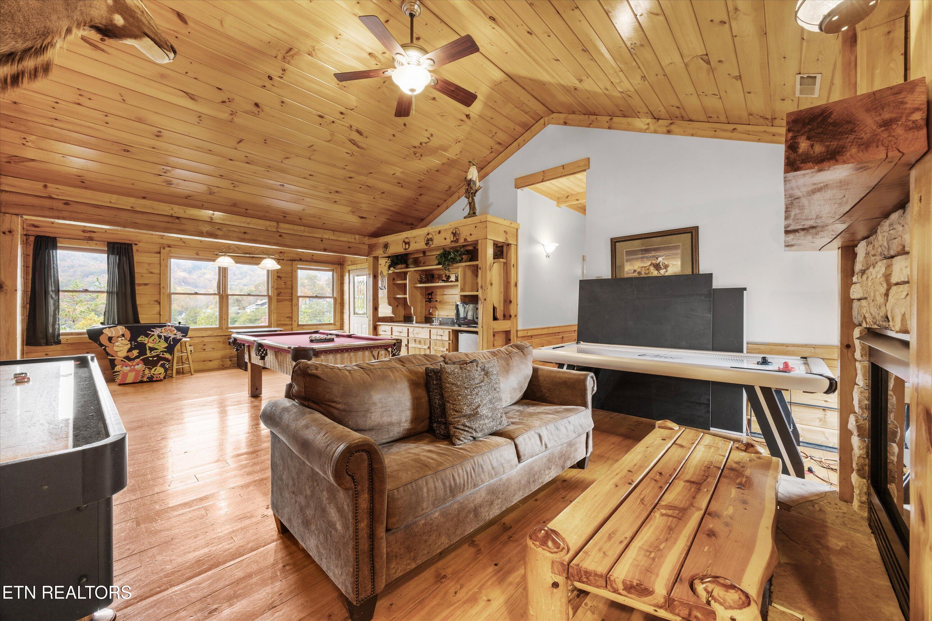 2818 Seth Road Pigeon Forge TN 37863