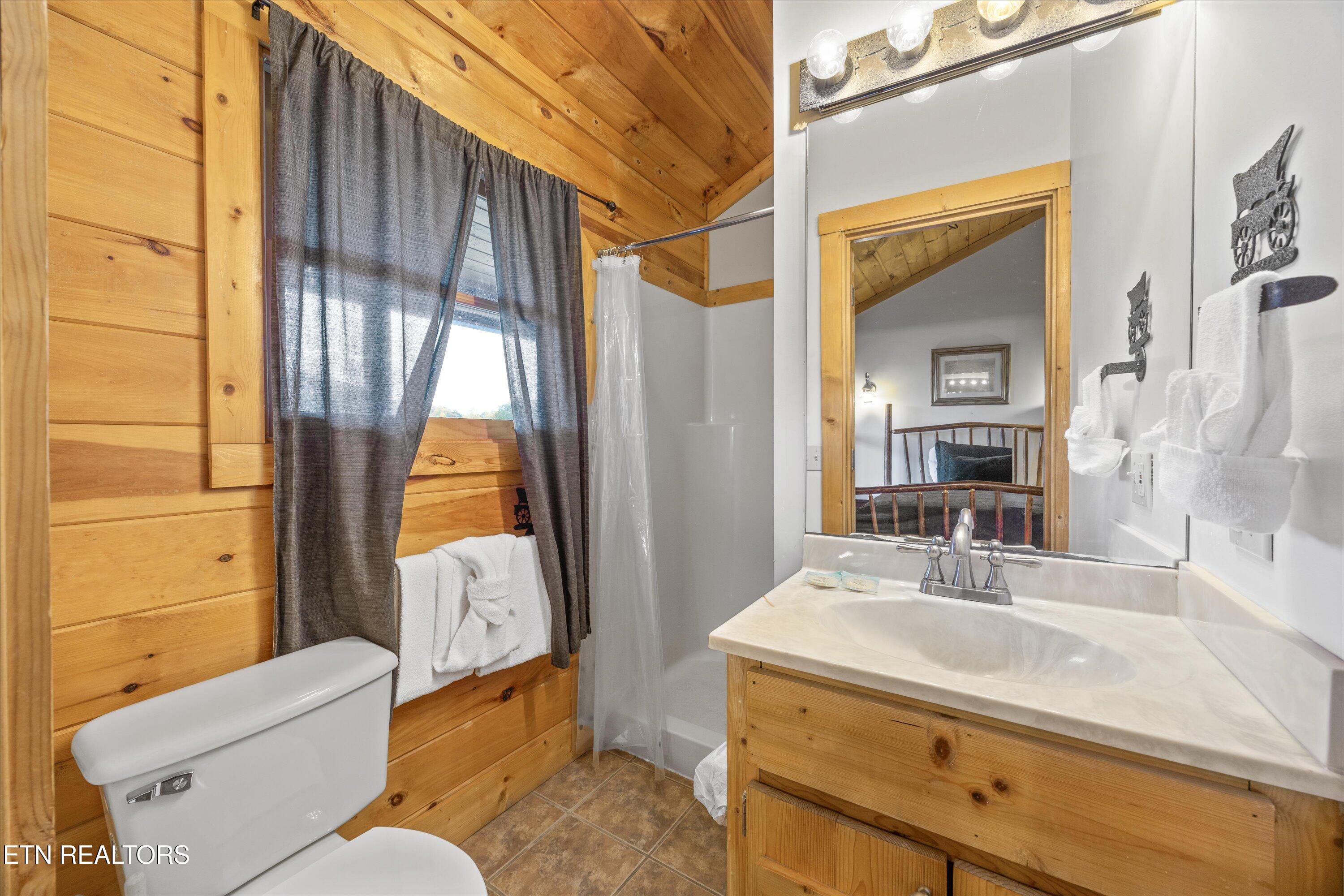 2818 Seth Road Pigeon Forge TN 37863