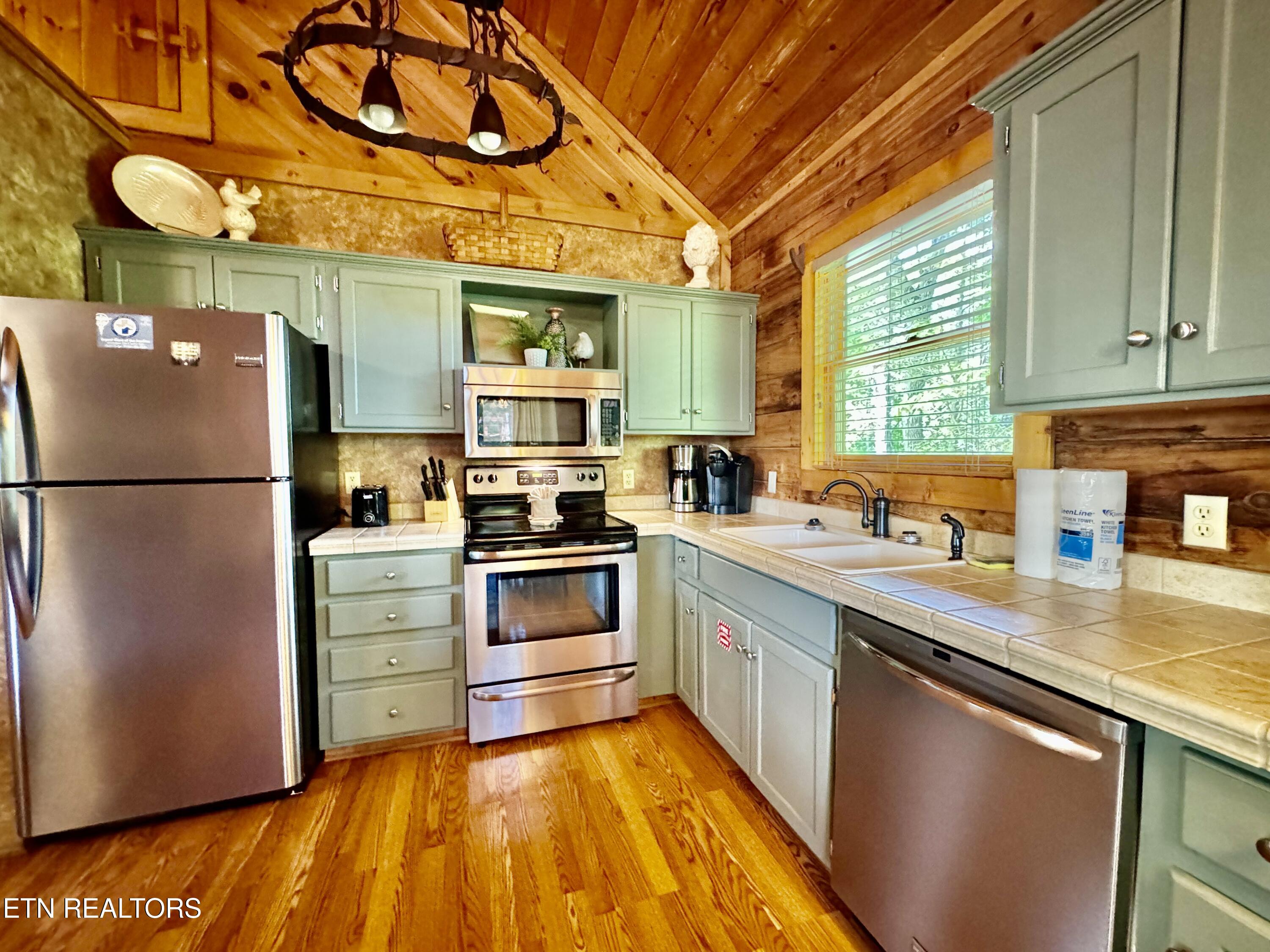 856 Bear Run Way Sevierville TN 37862