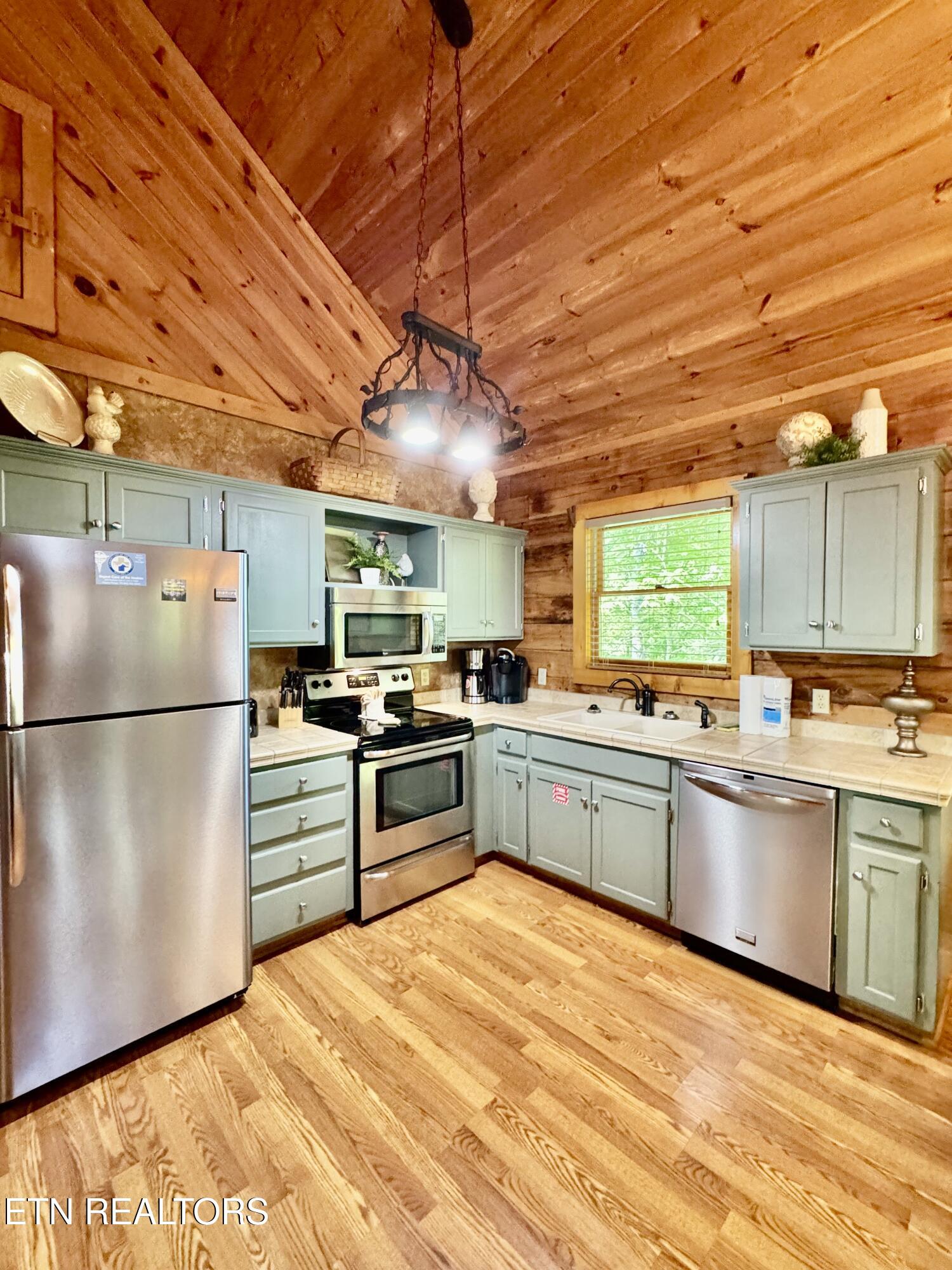 856 Bear Run Way Sevierville TN 37862