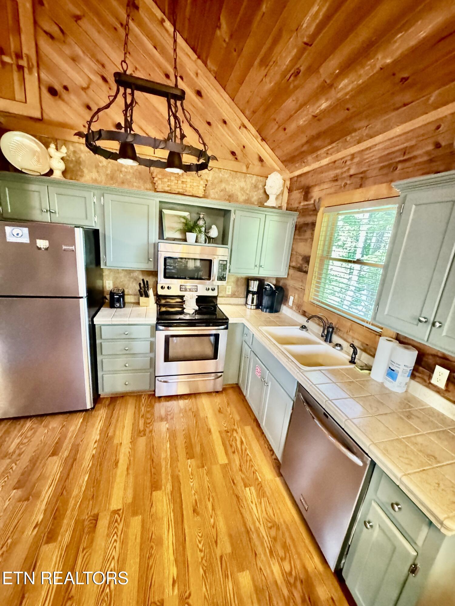 856 Bear Run Way Sevierville TN 37862