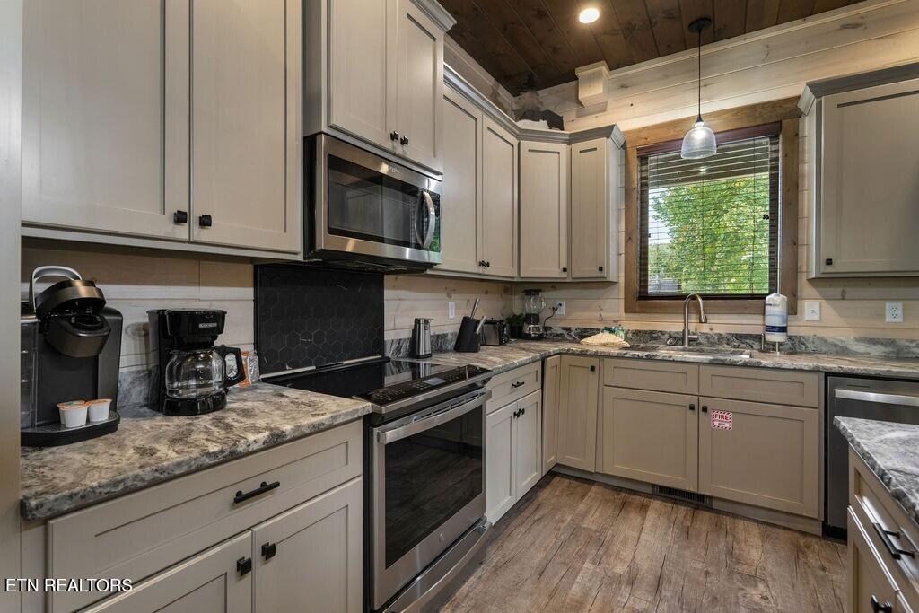 3504 Sand Ridge Way Pigeon Forge TN 37863