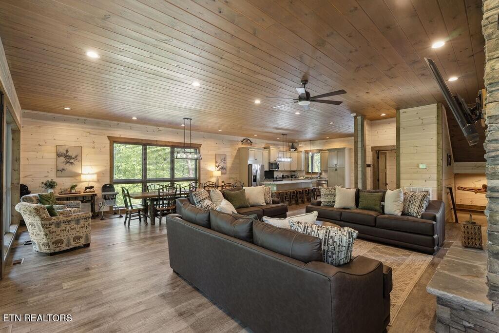 3504 Sand Ridge Way Pigeon Forge TN 37863