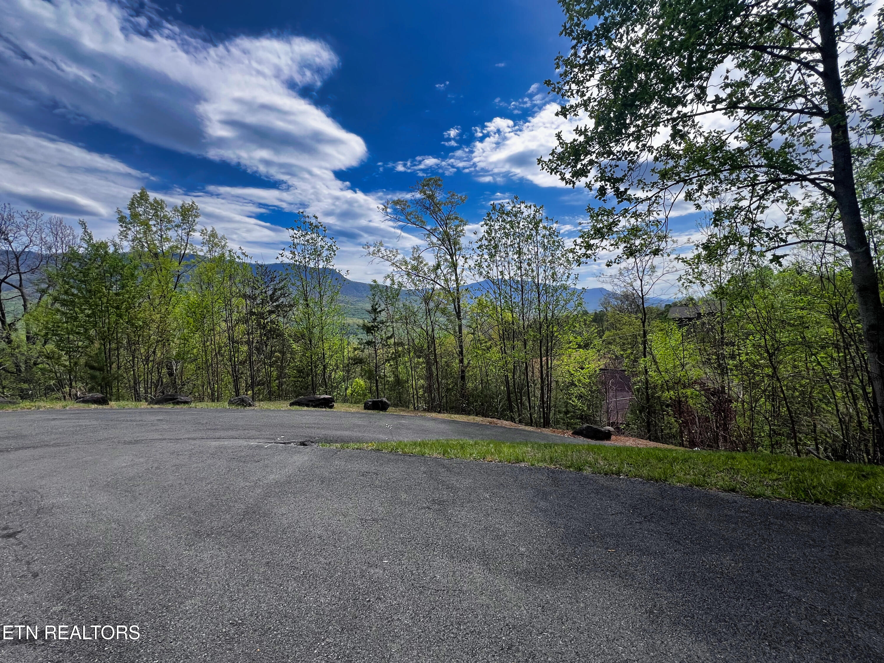 1030 Fox Tail Trail Gatlinburg TN 37738
