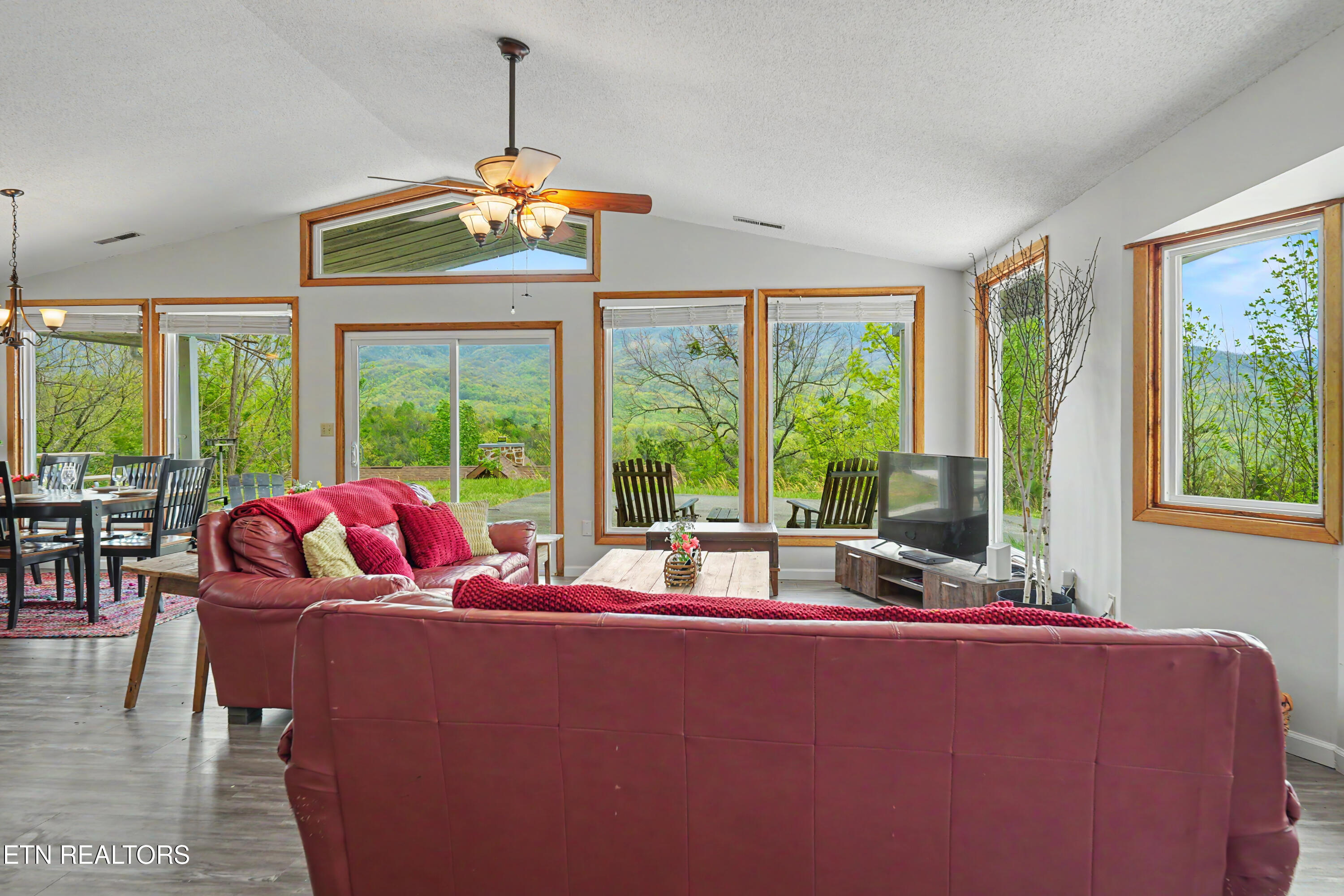 1030 Fox Tail Trail Gatlinburg TN 37738