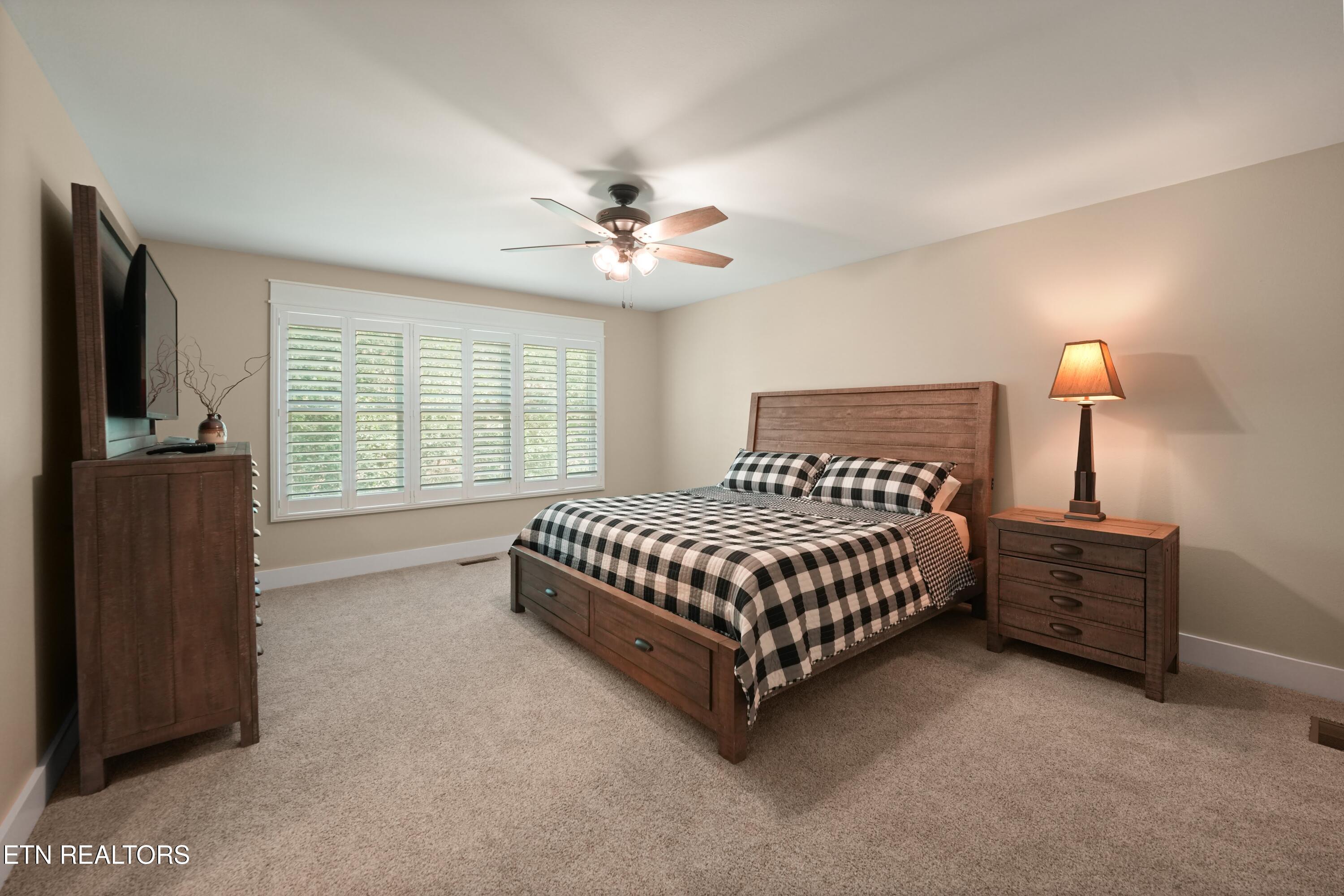 16 Milnor Circle Crossville TN 38558