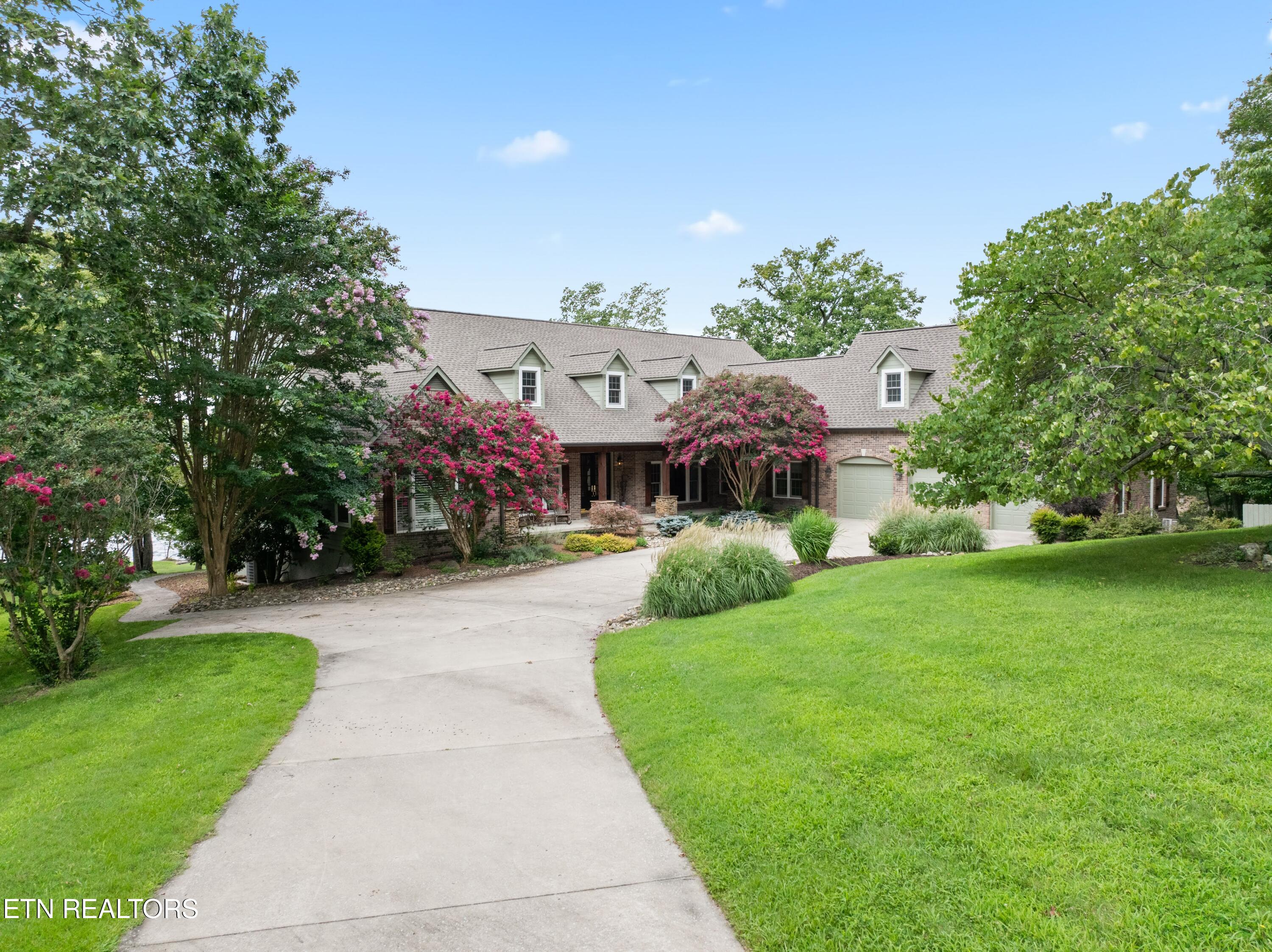 16 Milnor Circle Crossville TN 38558