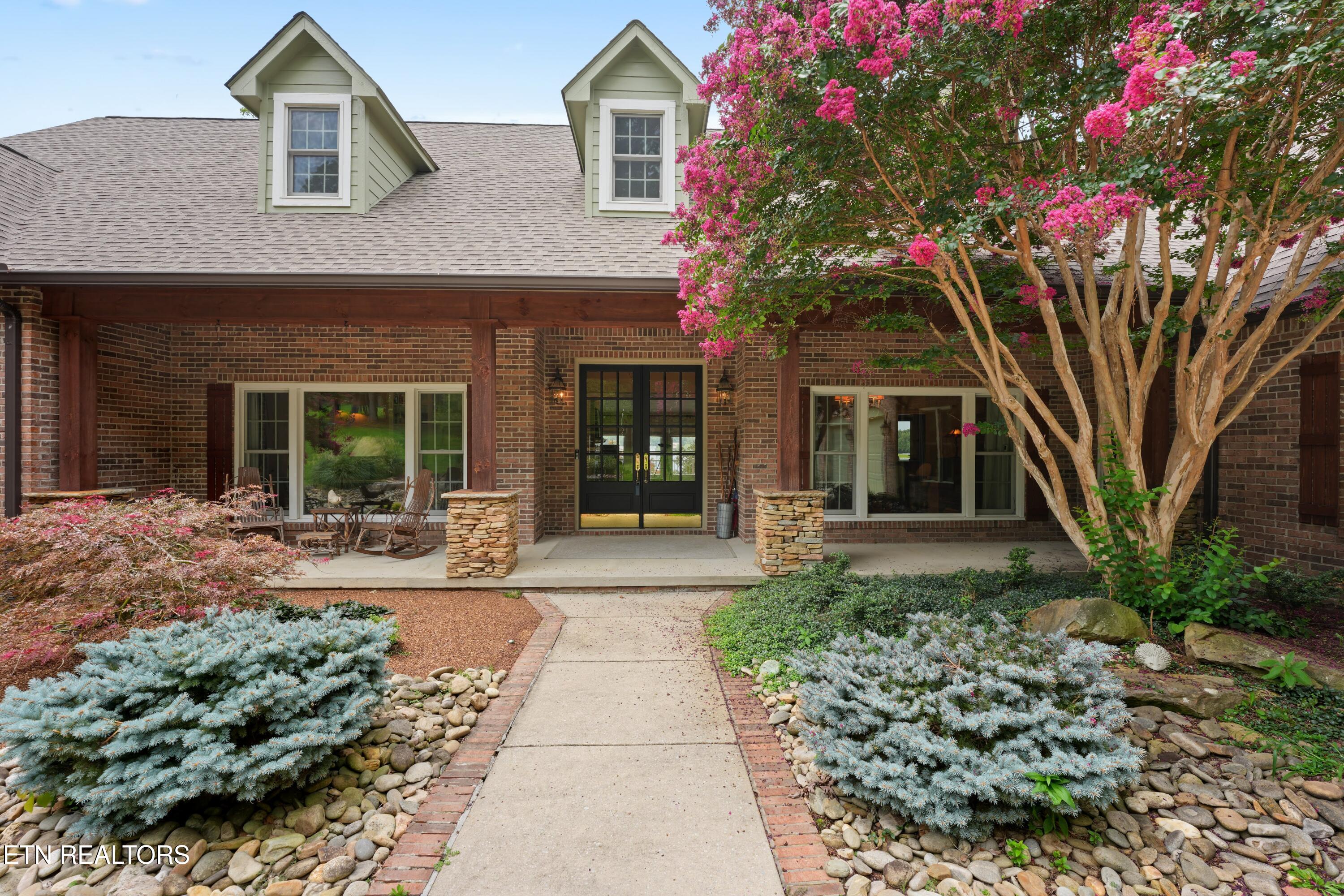 16 Milnor Circle Crossville TN 38558
