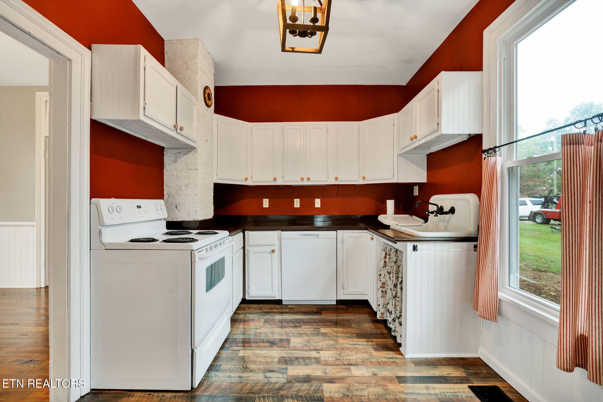 214 Mccaslin Avenue Sweetwater TN 37874