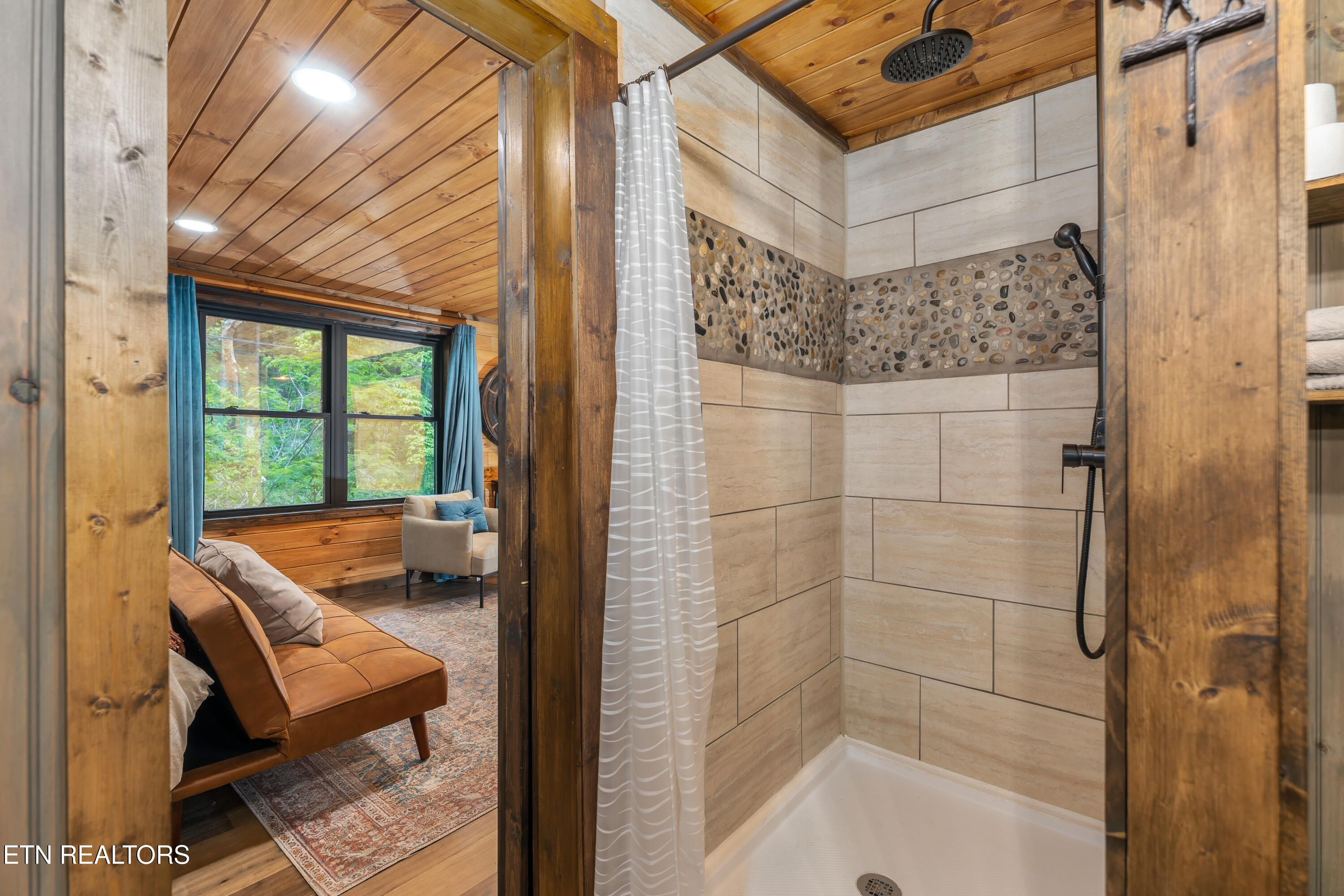 2379 Headrick Lead Sevierville TN 37862